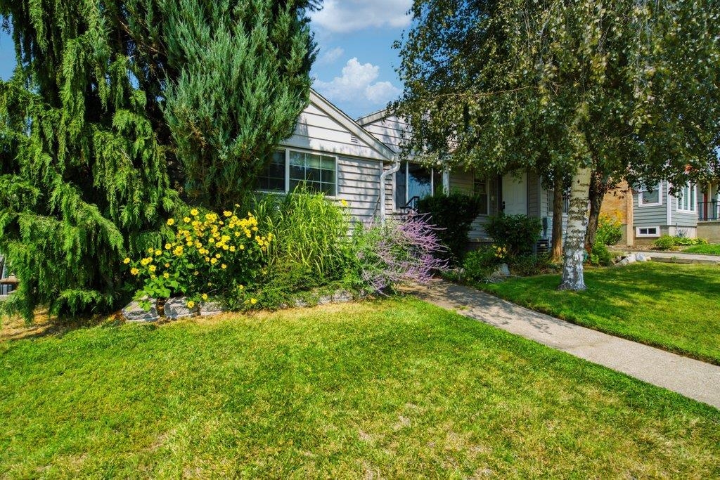 2804 W Longfellow Ave — photo