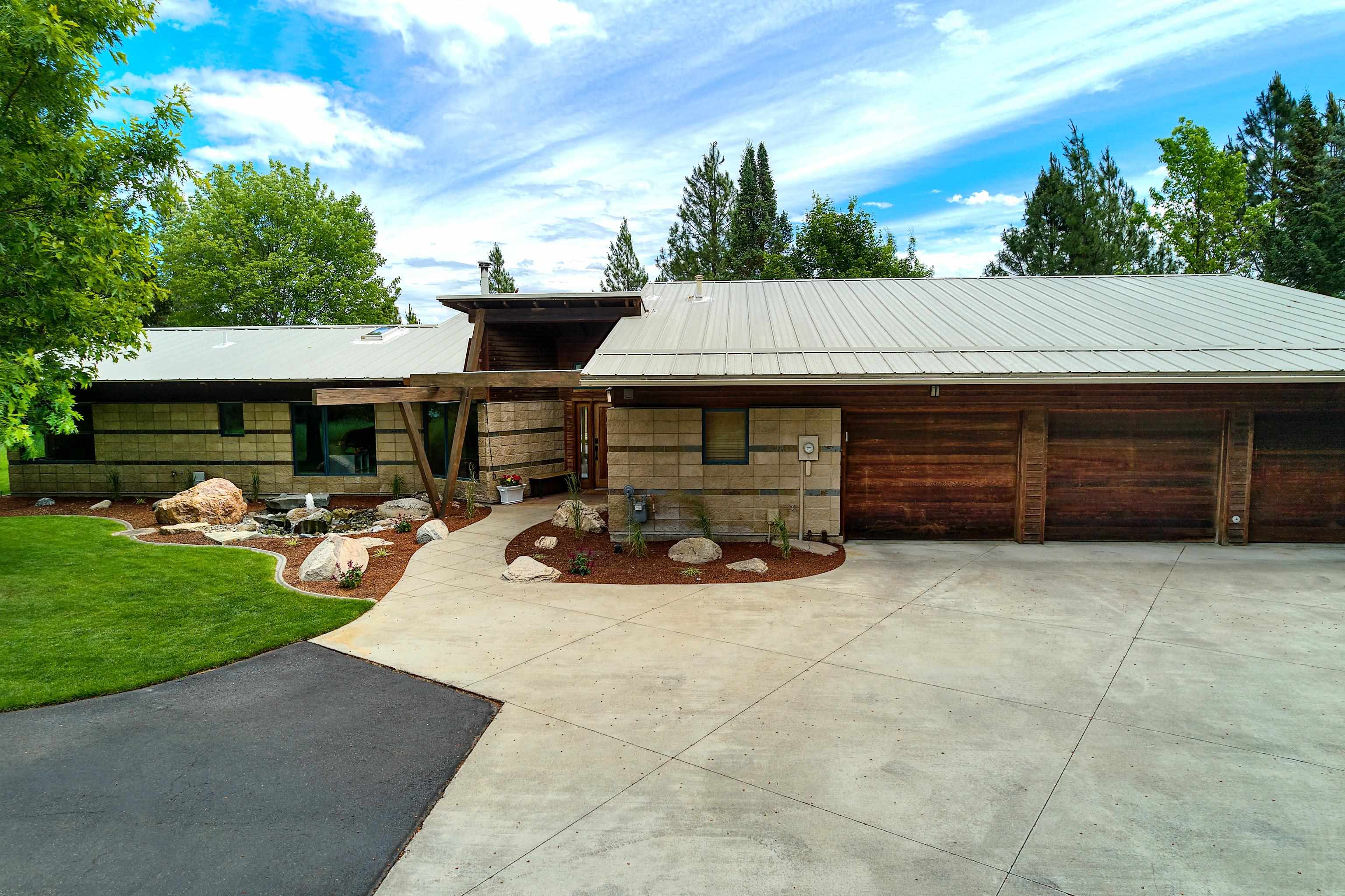 1616 E Whispering Springs Ln — photo