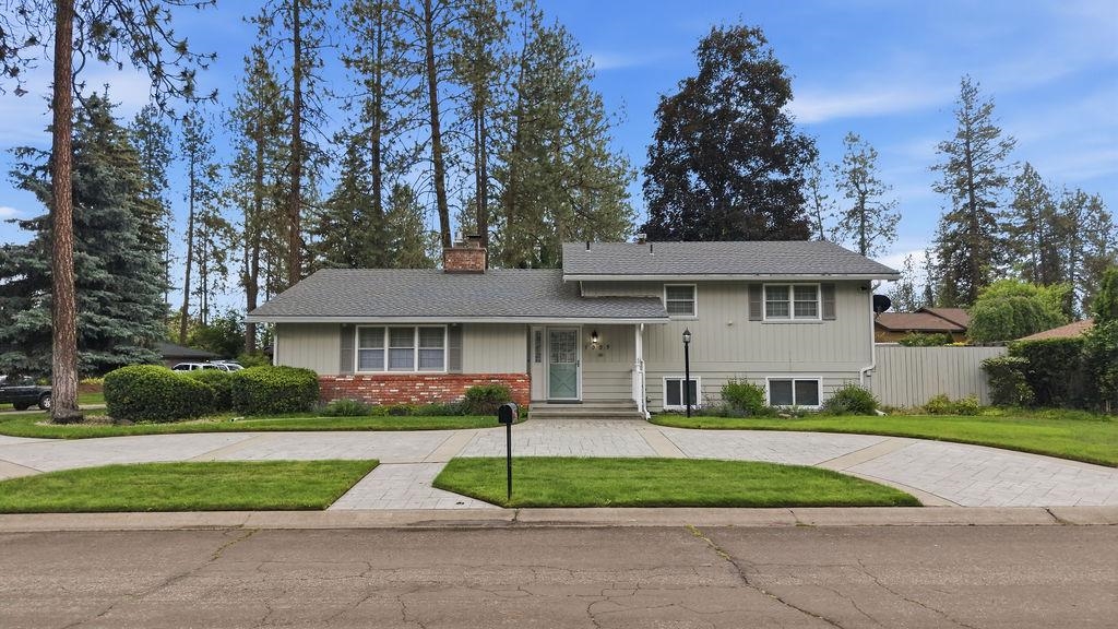 1005 W Bellwood Dr — photo