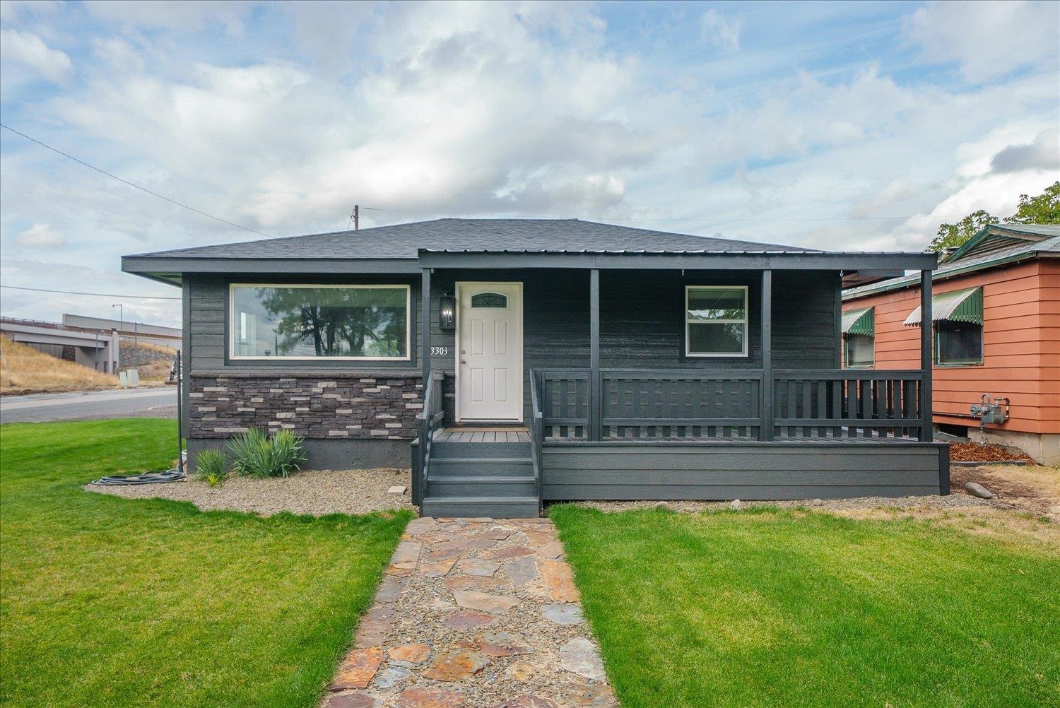 3303 E Fairview Ave — photo