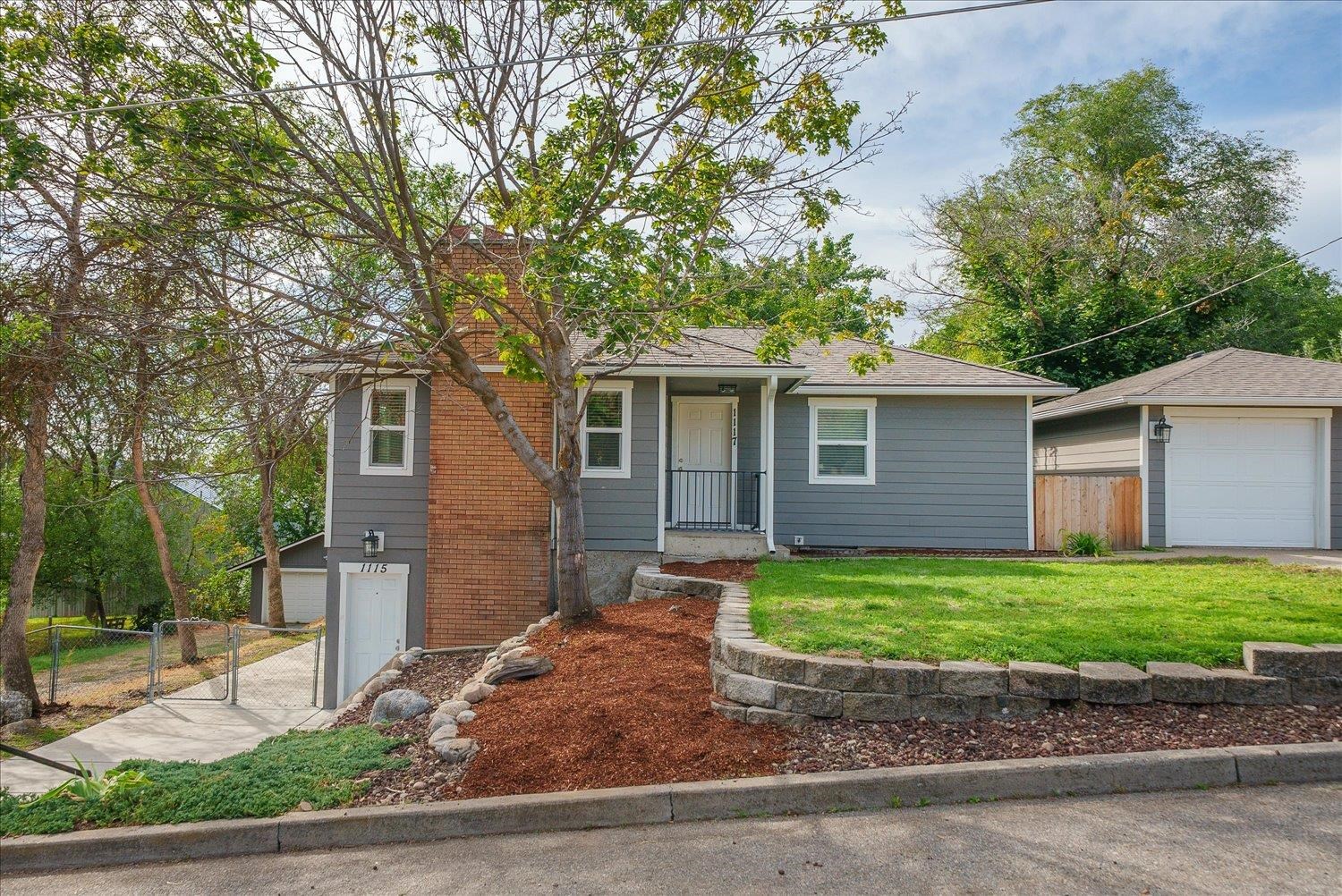 1115 N Woodward Rd — photo