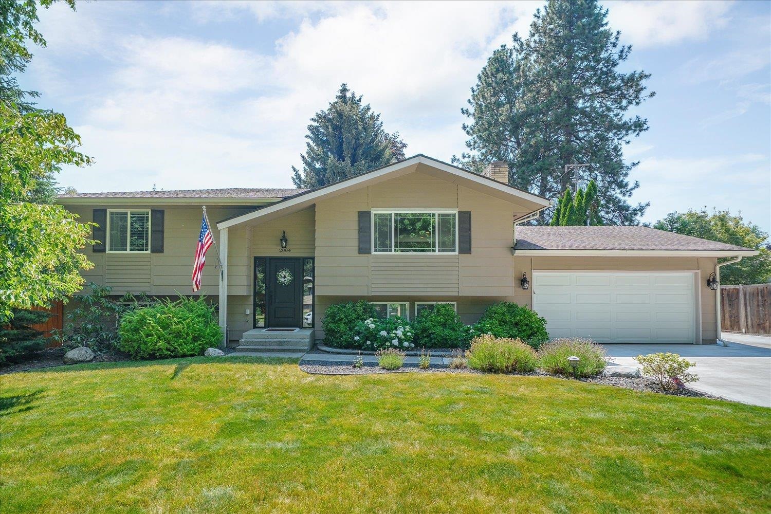 2004 E 55th Ave, Spokane, WA 99223 — photo 2