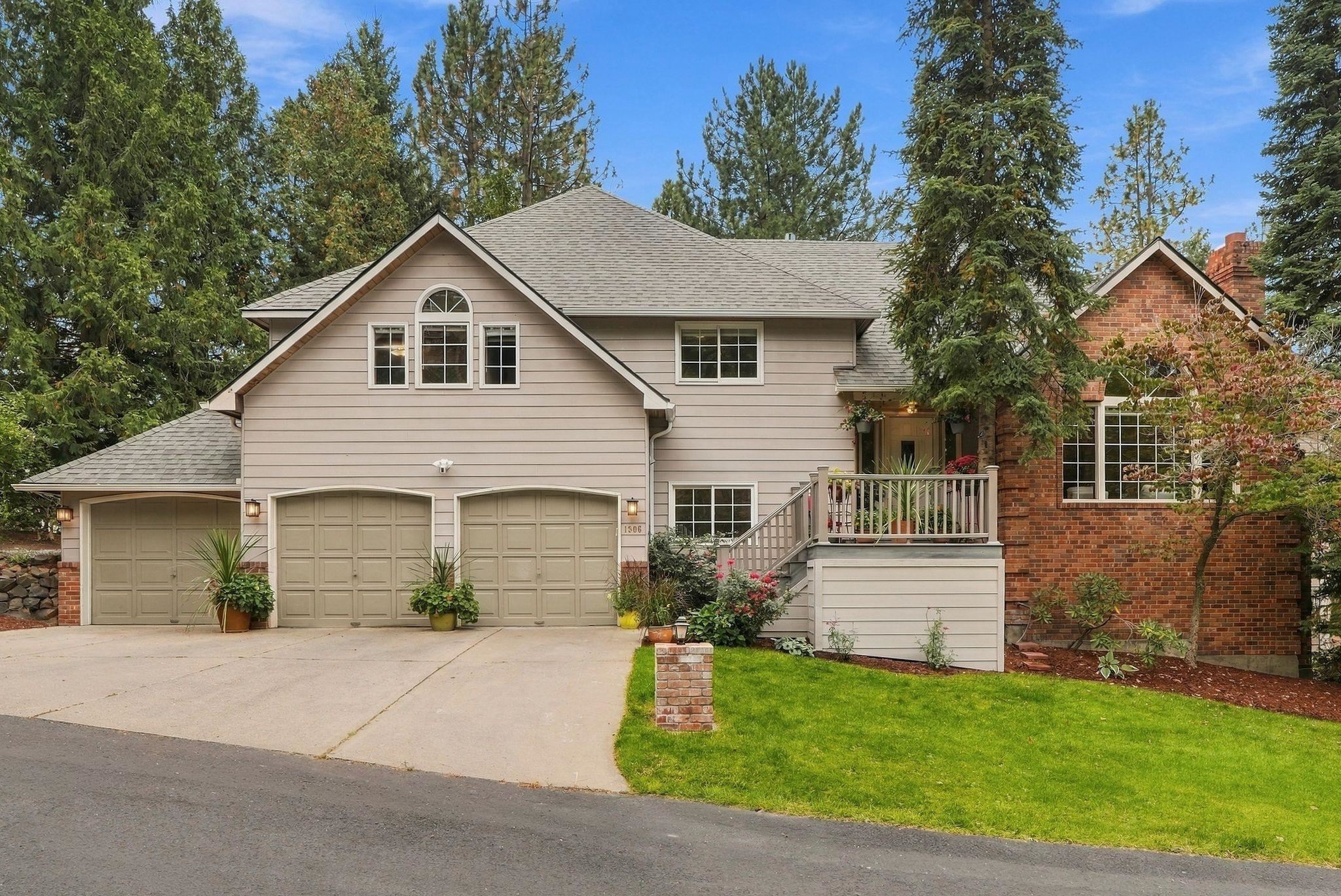 1306 E Sara Ln — photo