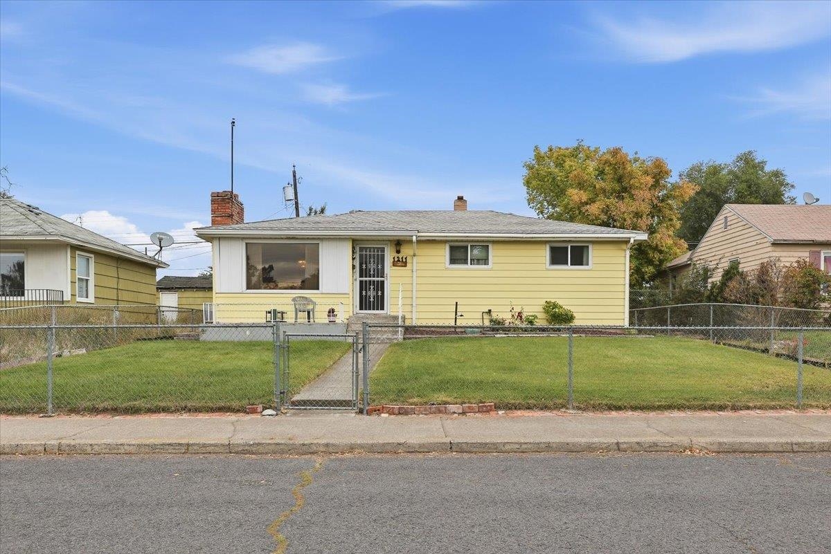 1211 E Garland Ave — photo