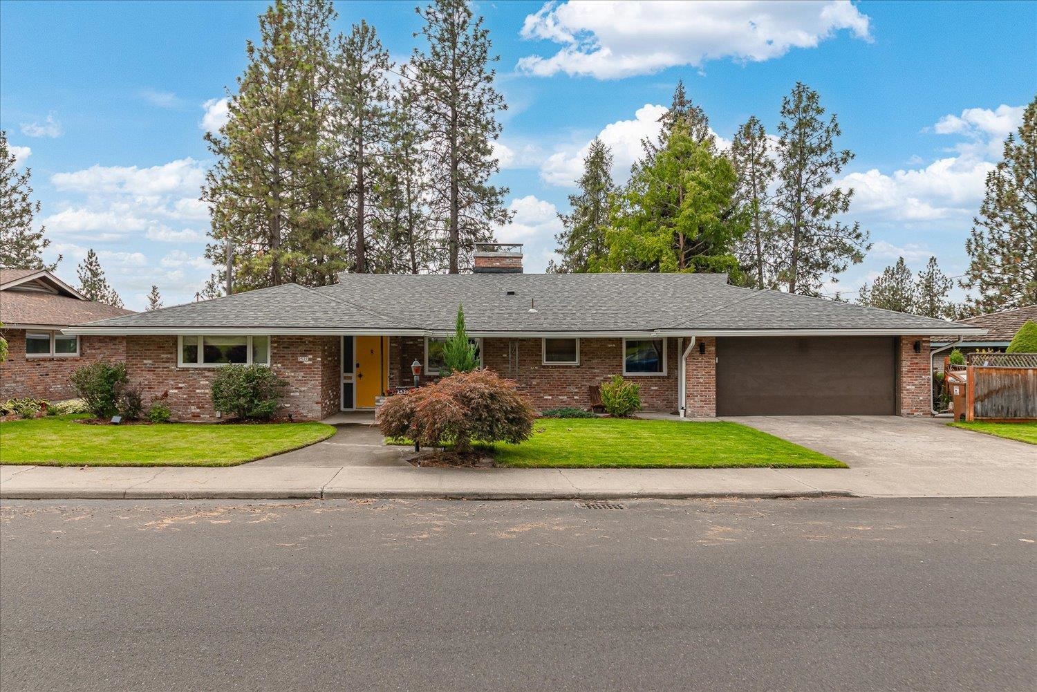 2521 W Dell Dr — photo