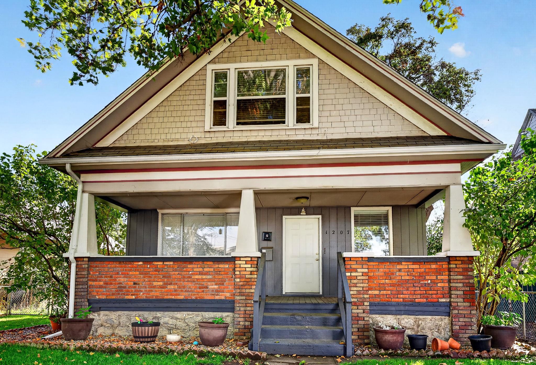 1207 W Shannon Ave — photo