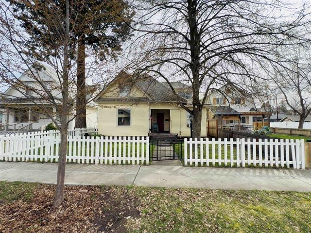 2823 W Sharp Ave — photo