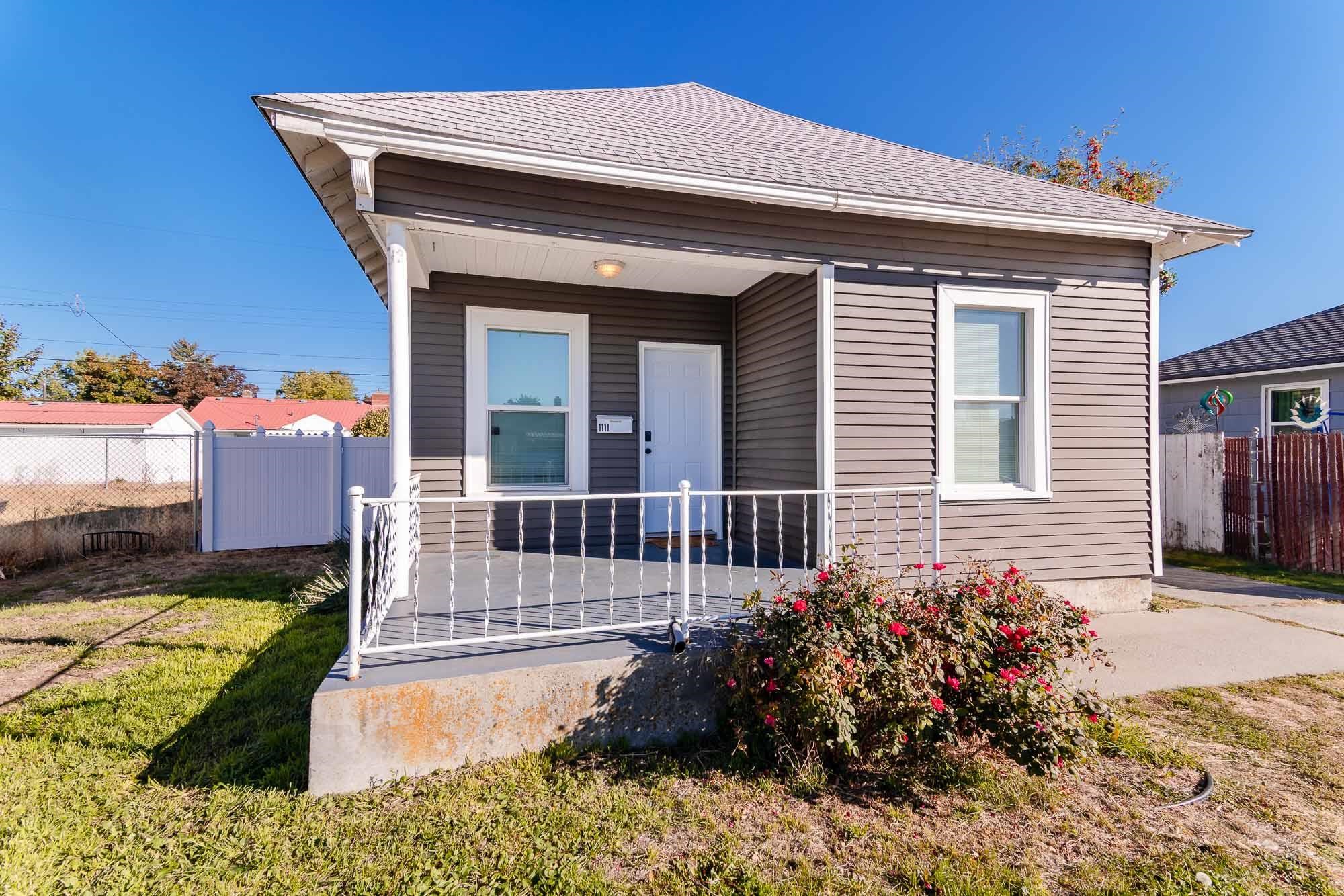 1111 E Longfellow Ave, Spokane, WA 99207 — photo 2