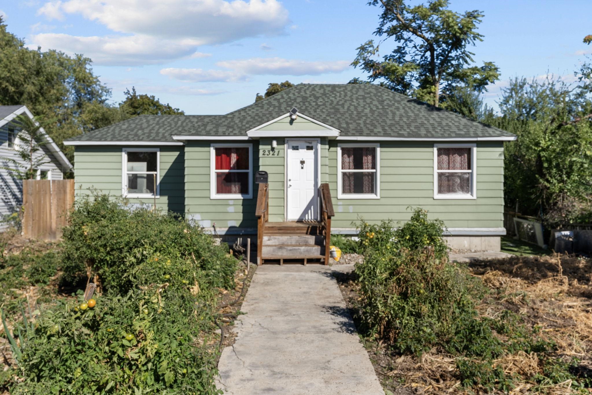 2321 E E Boone Ave — photo