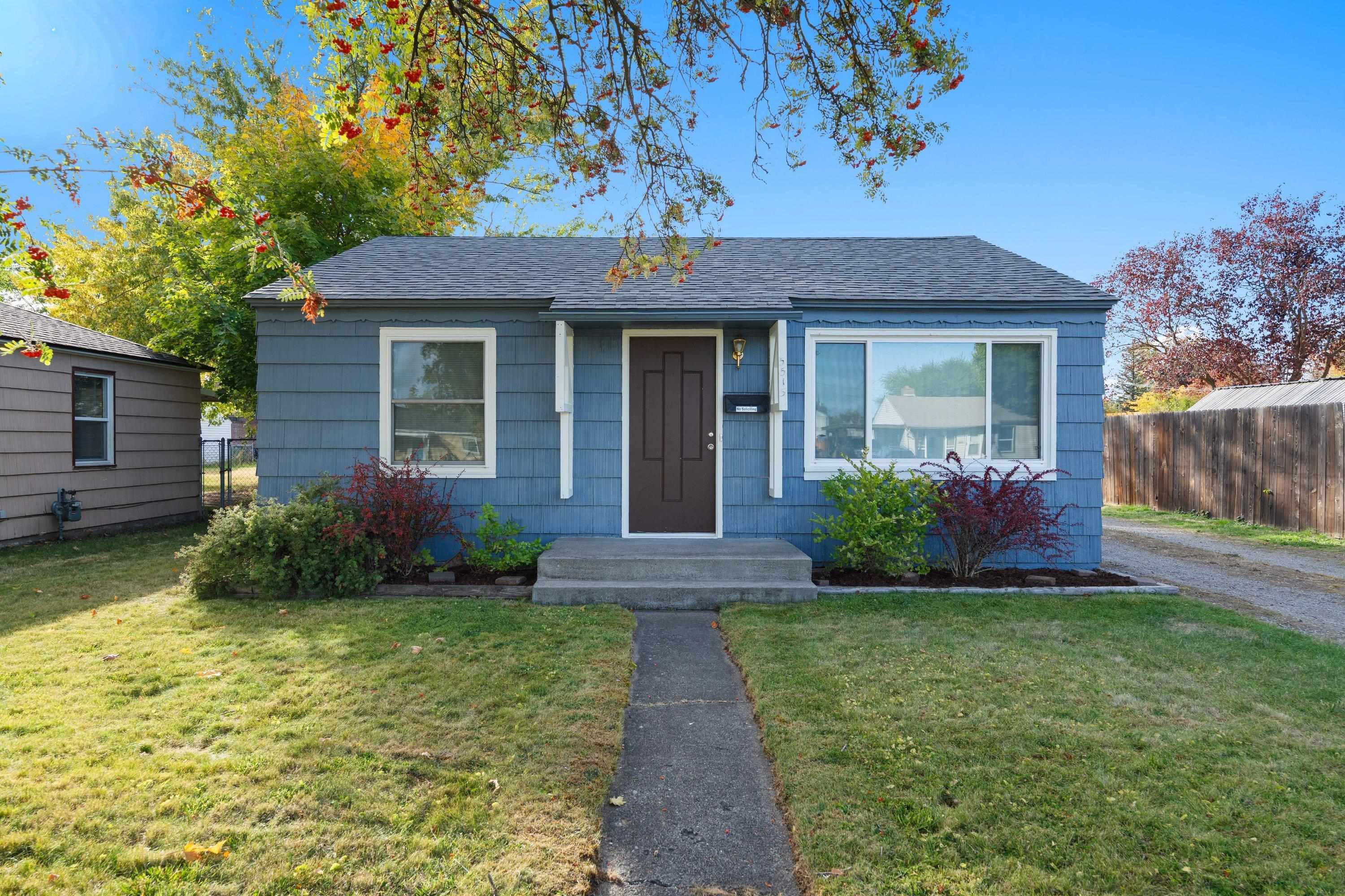 5515 N Cochran St — photo