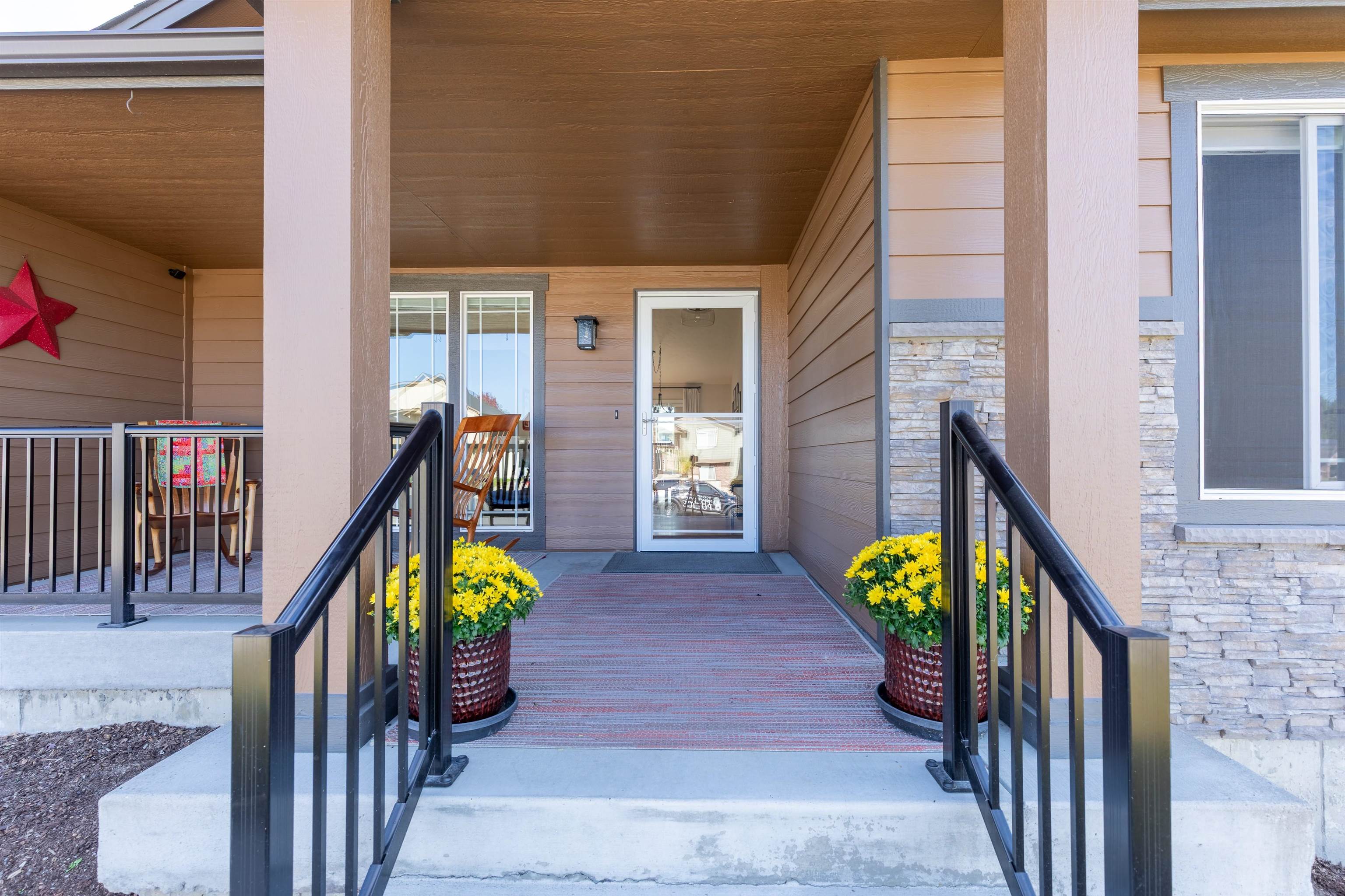 504 E Parker Dr, Colbert, WA 99005 — photo 2