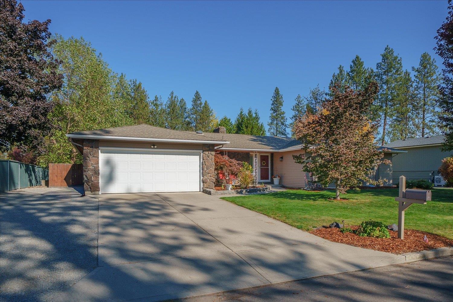 328 W Brierwood Ave — photo