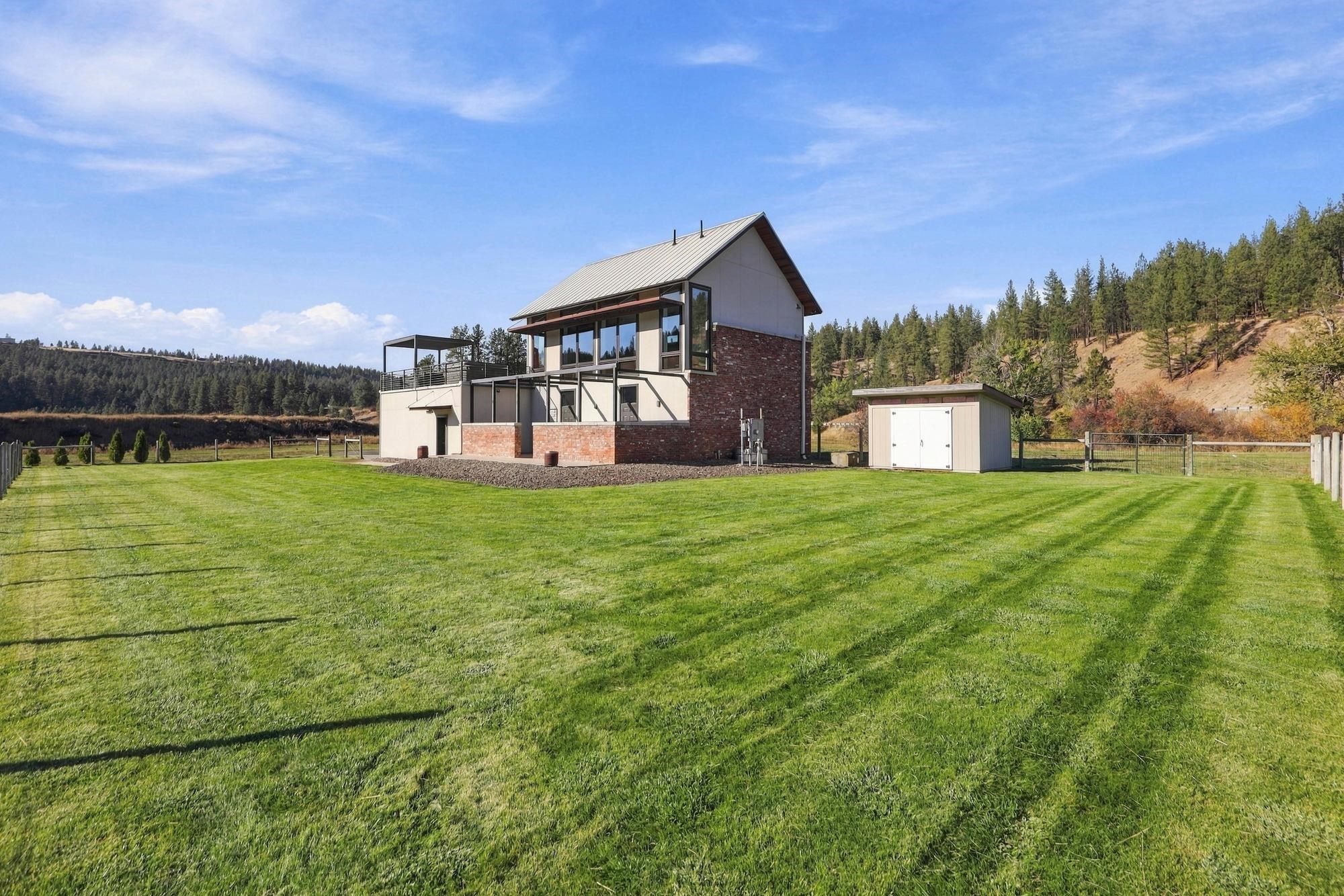 10422 S Hangman Valley Rd — photo