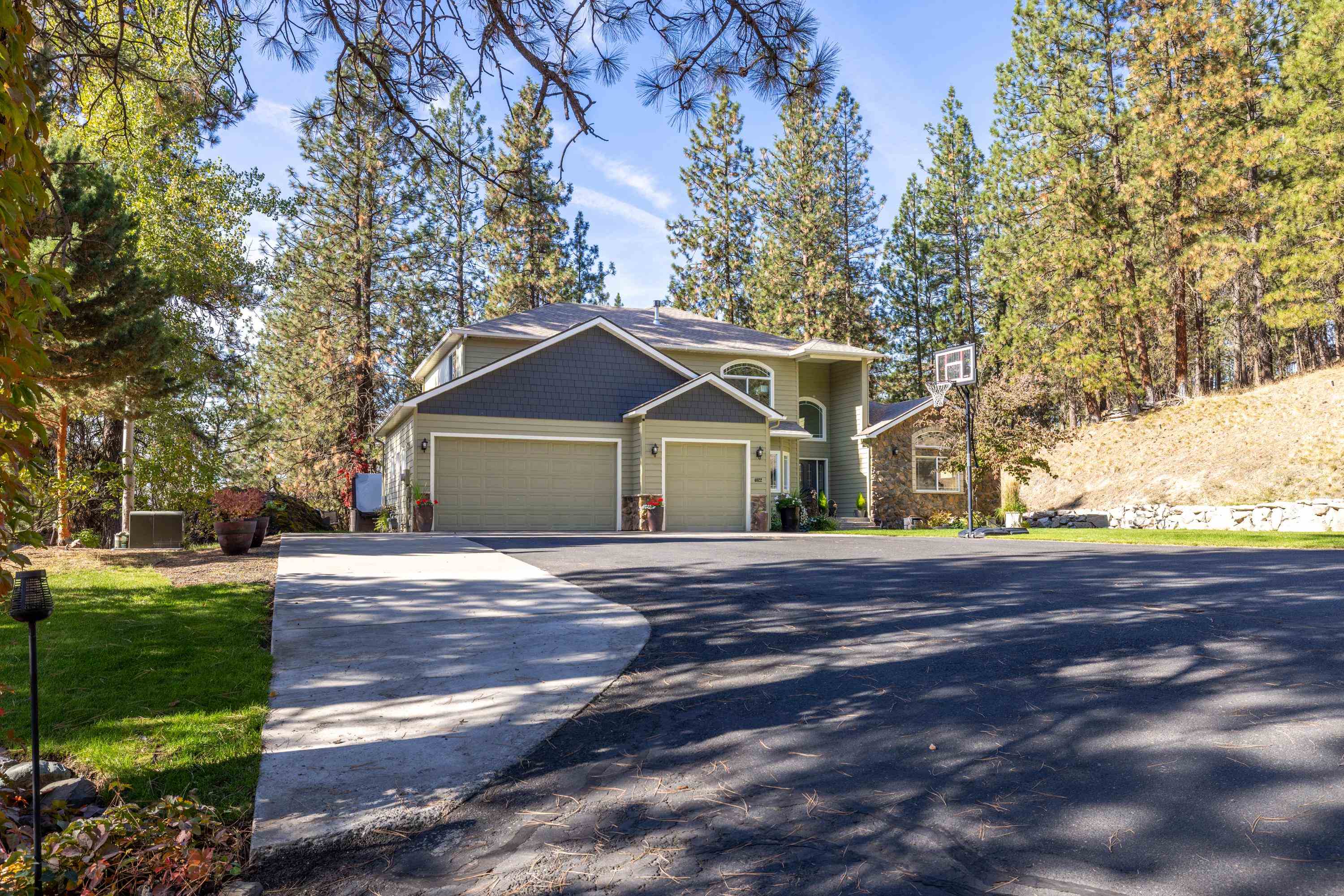 4022 W Shawnee Ln — photo