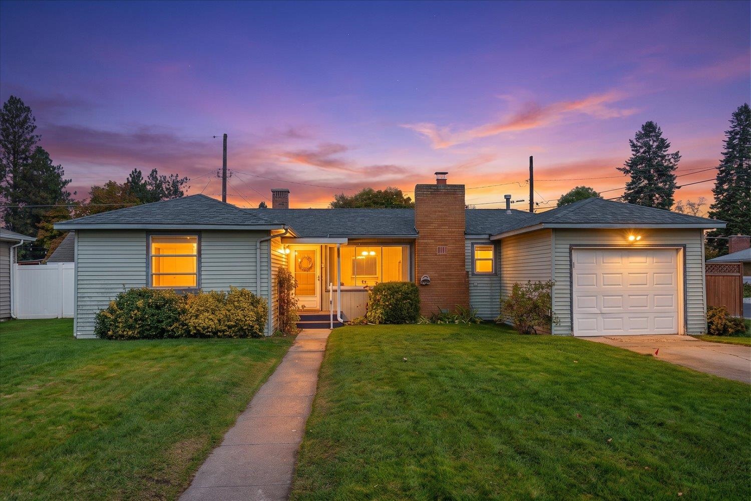 104 W Franklin Ct — photo