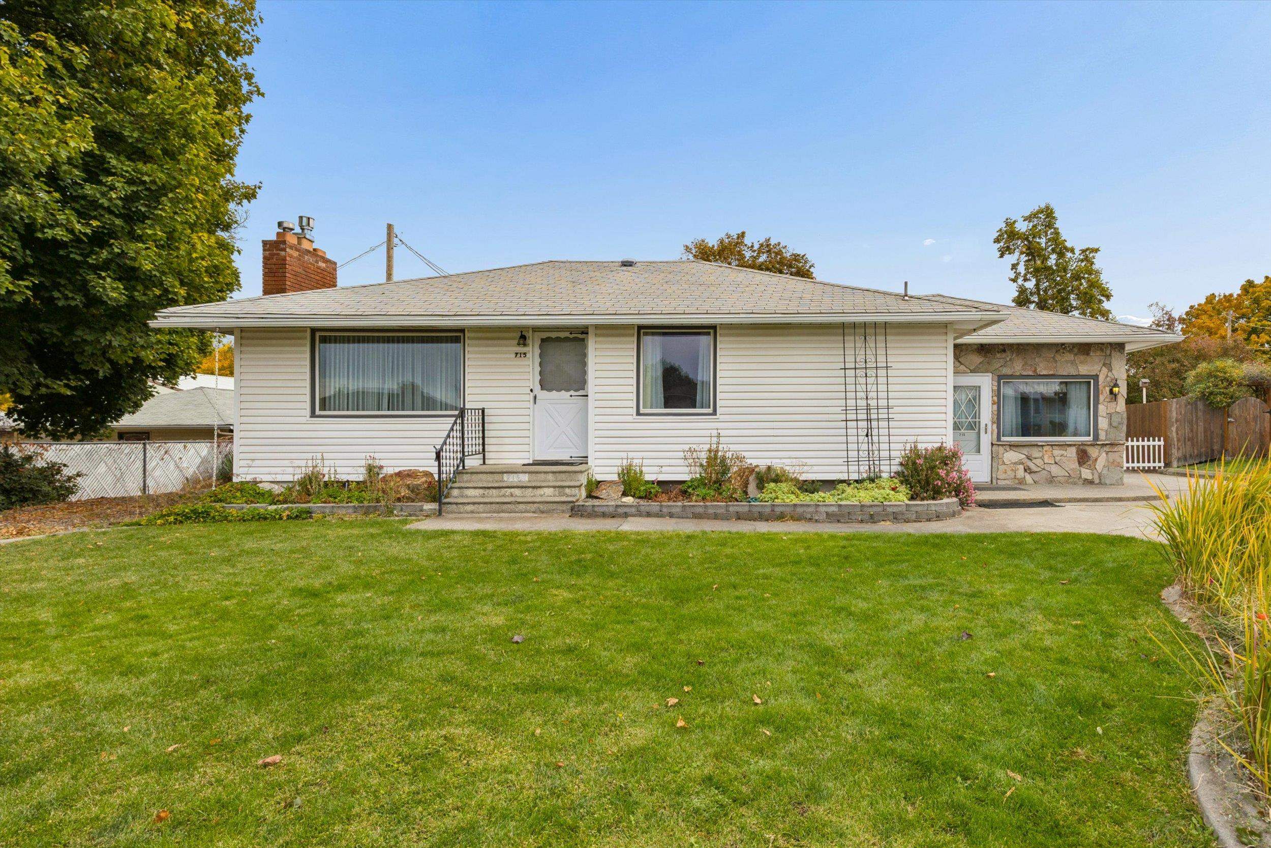 715 S Houk Rd — photo
