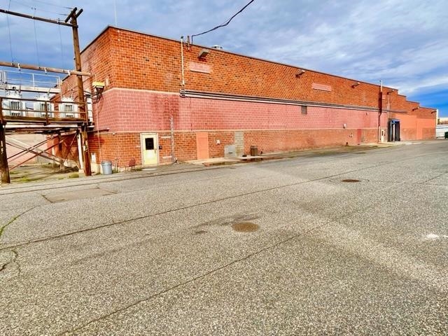 10 E Bruneau Ave — photo