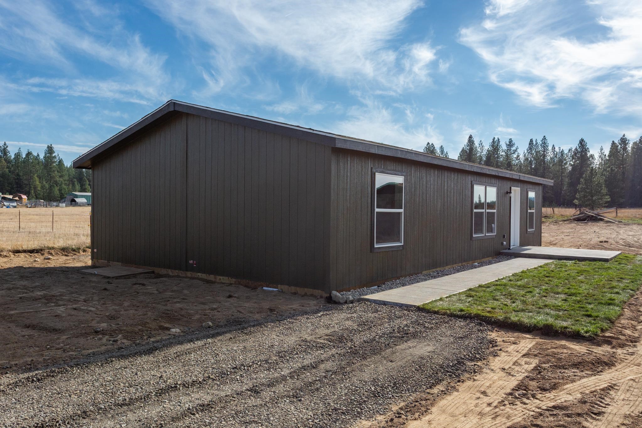 7910 E Valley Rd — photo