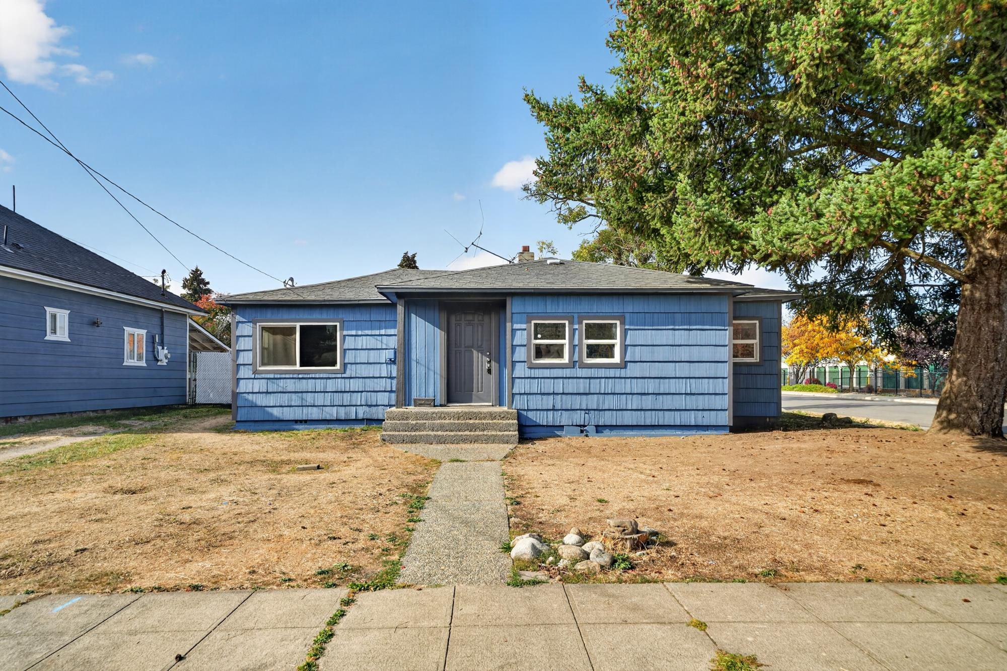 2443 N Wiscomb St — photo