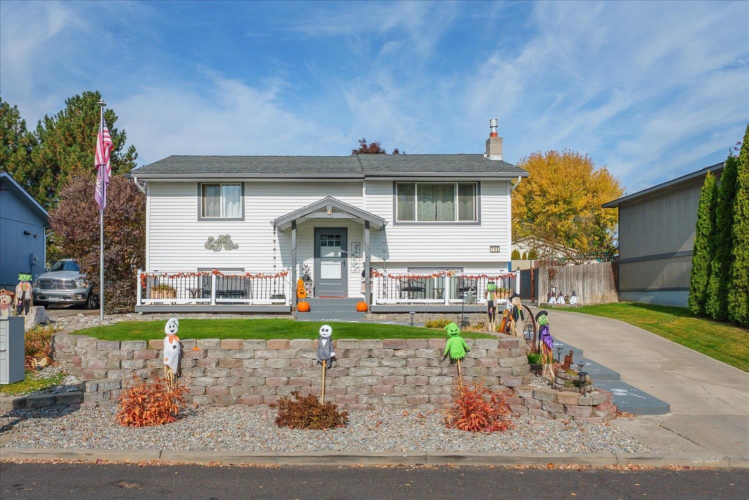 715 E St. Thomas Moore Way — photo