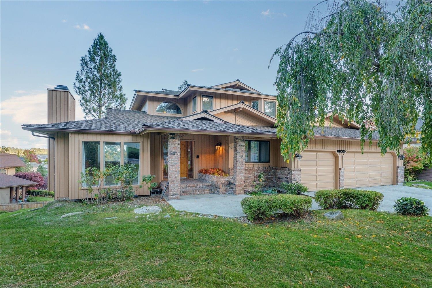 8032 E Woodview Dr — photo