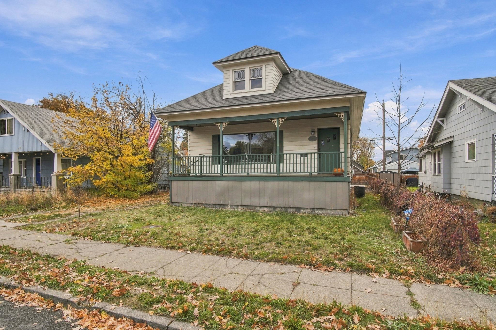 1217 W Chelan Ave — photo