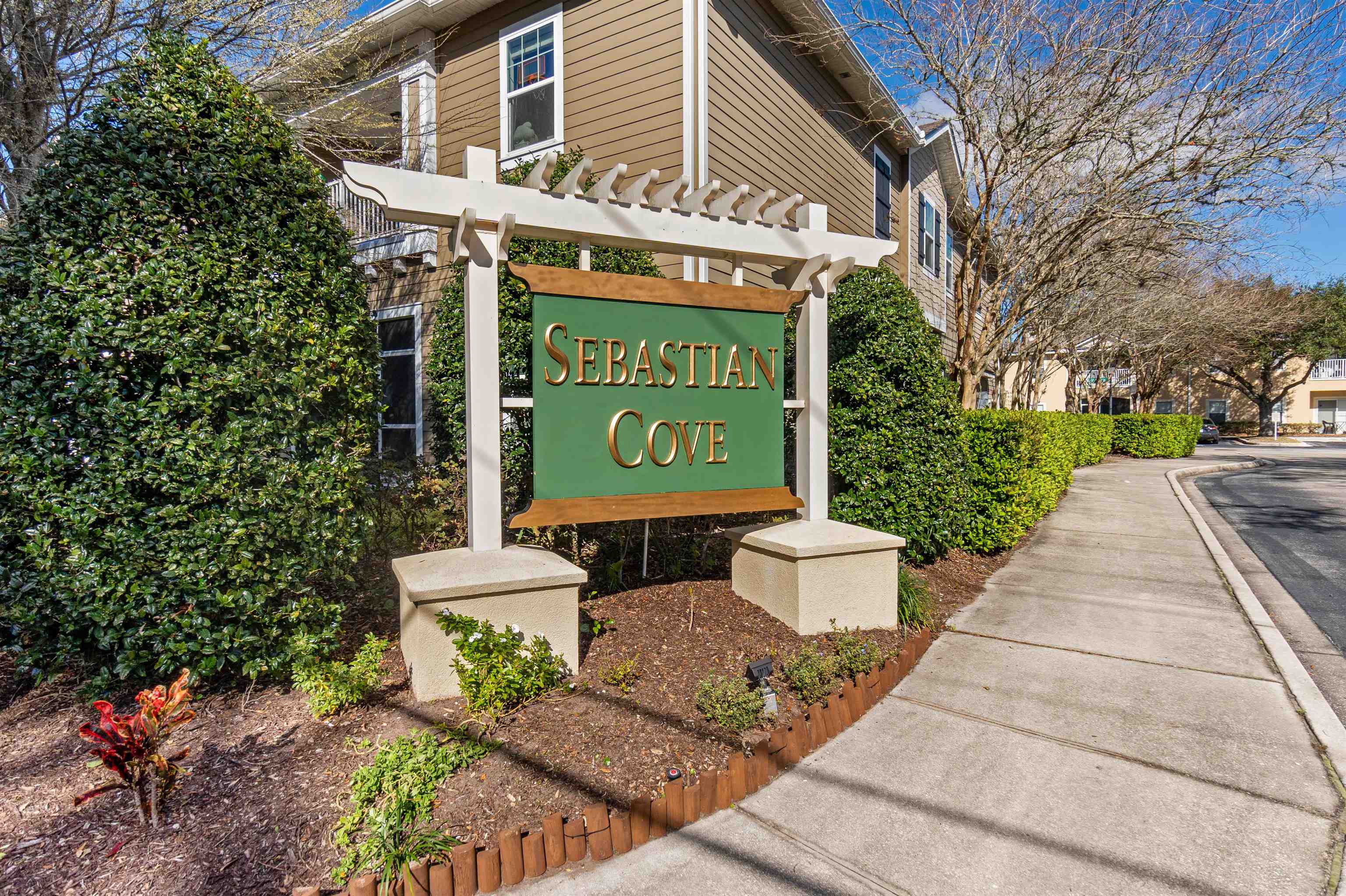 2310 Golden Lake Loop — photo
