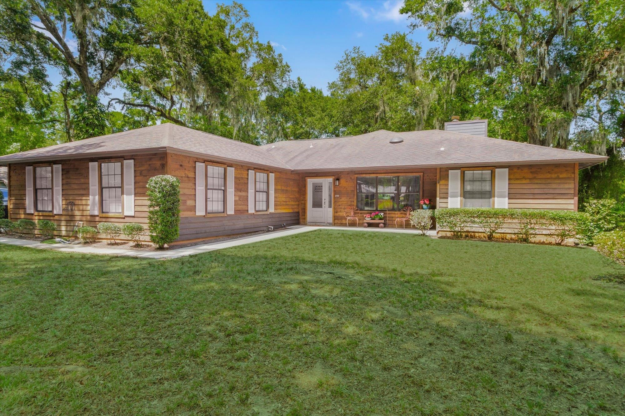 200 Raintree Trl — photo