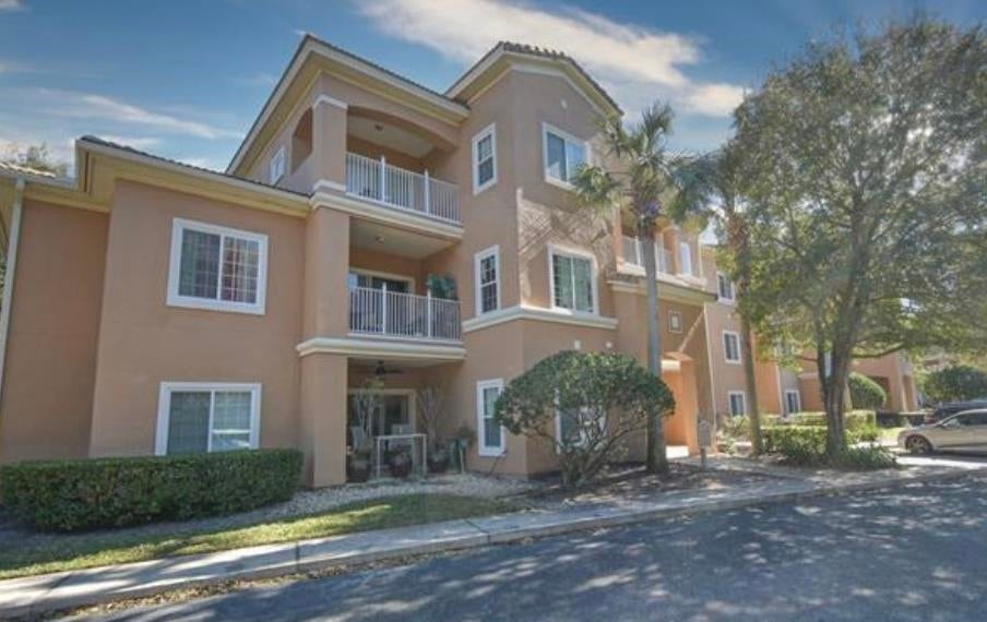 615 Fairway Dr — photo