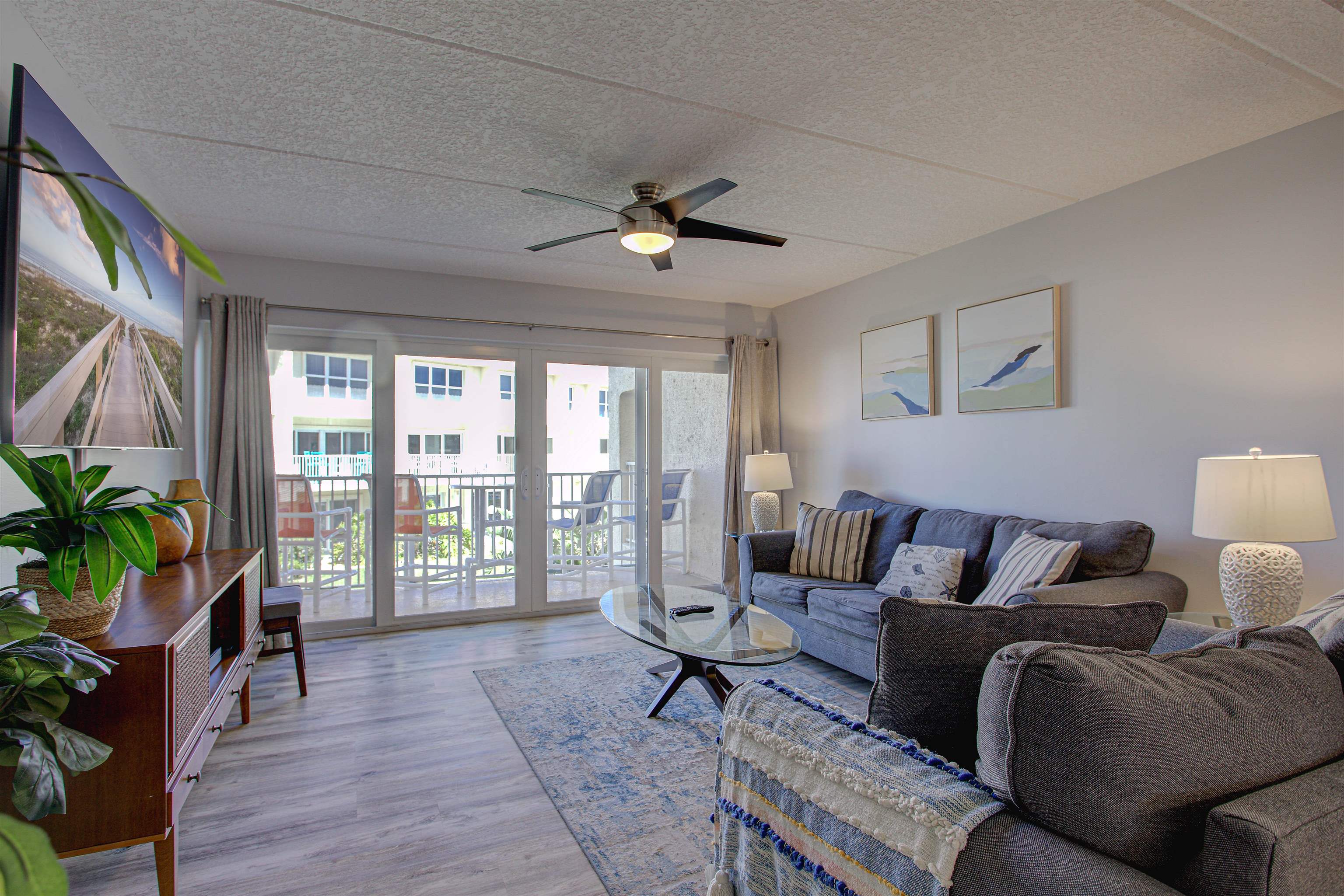390 a1a Beach Blvd — photo