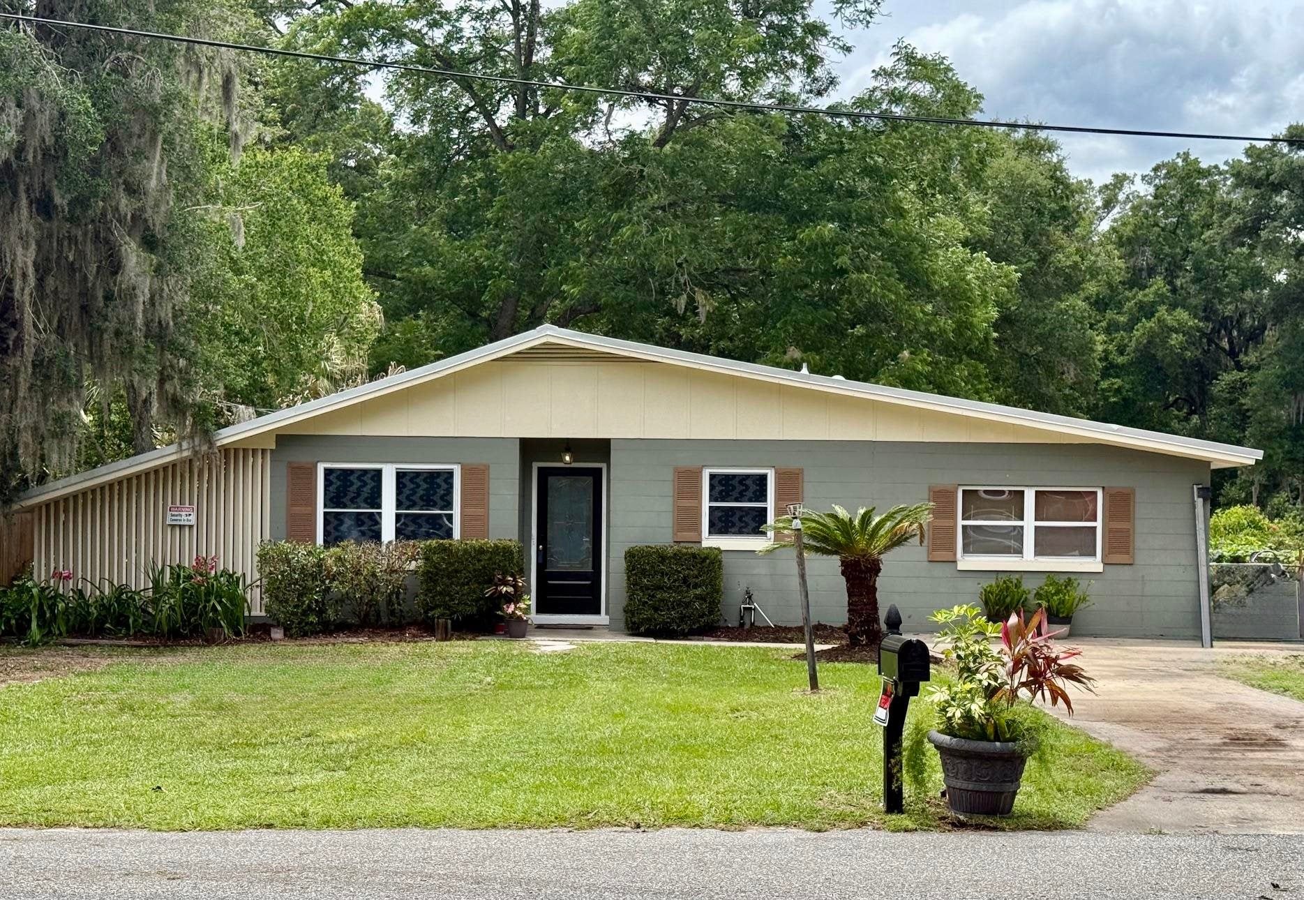 300 Westover Circle — photo