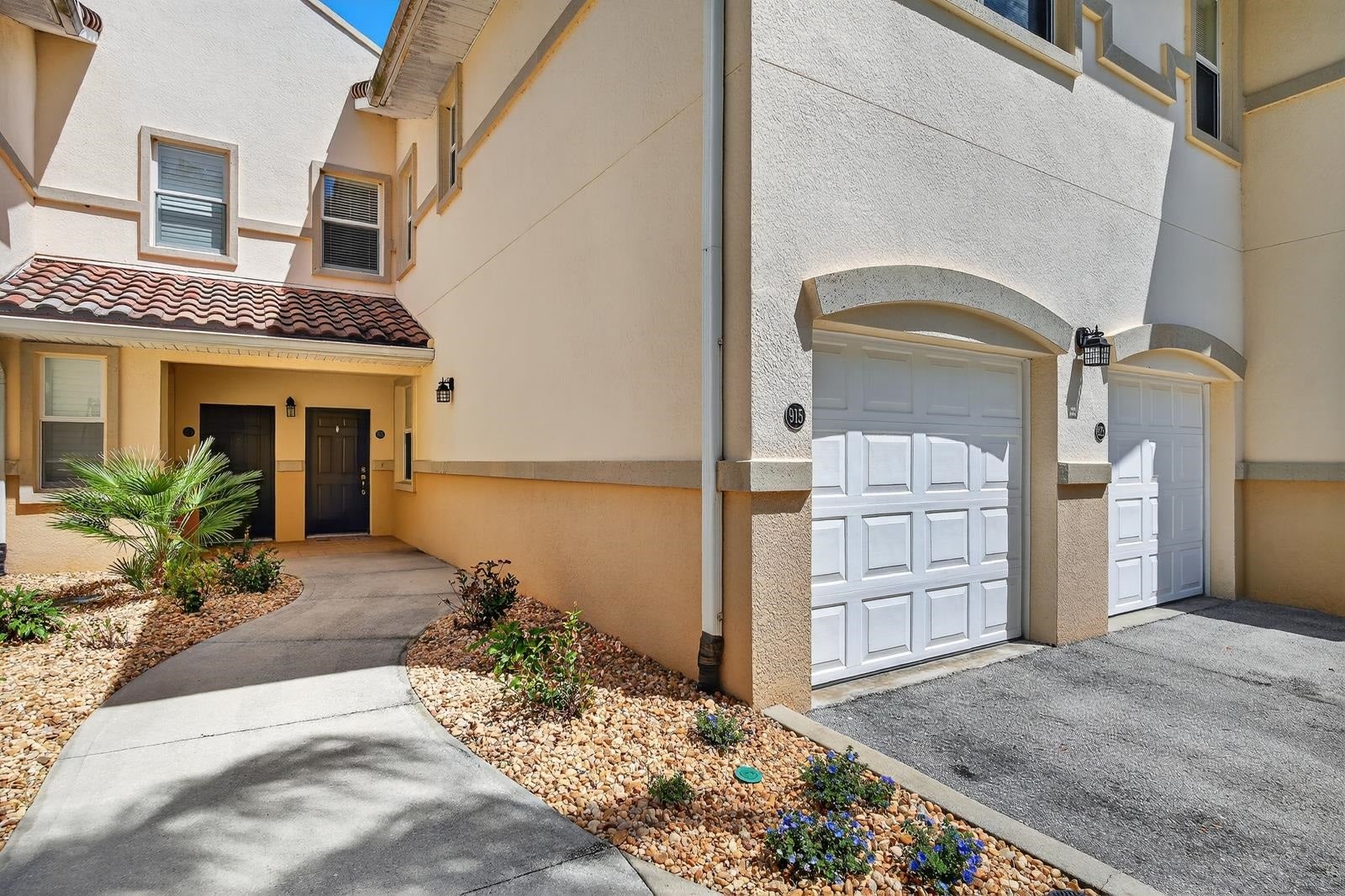 200 Riverview Bnd — photo