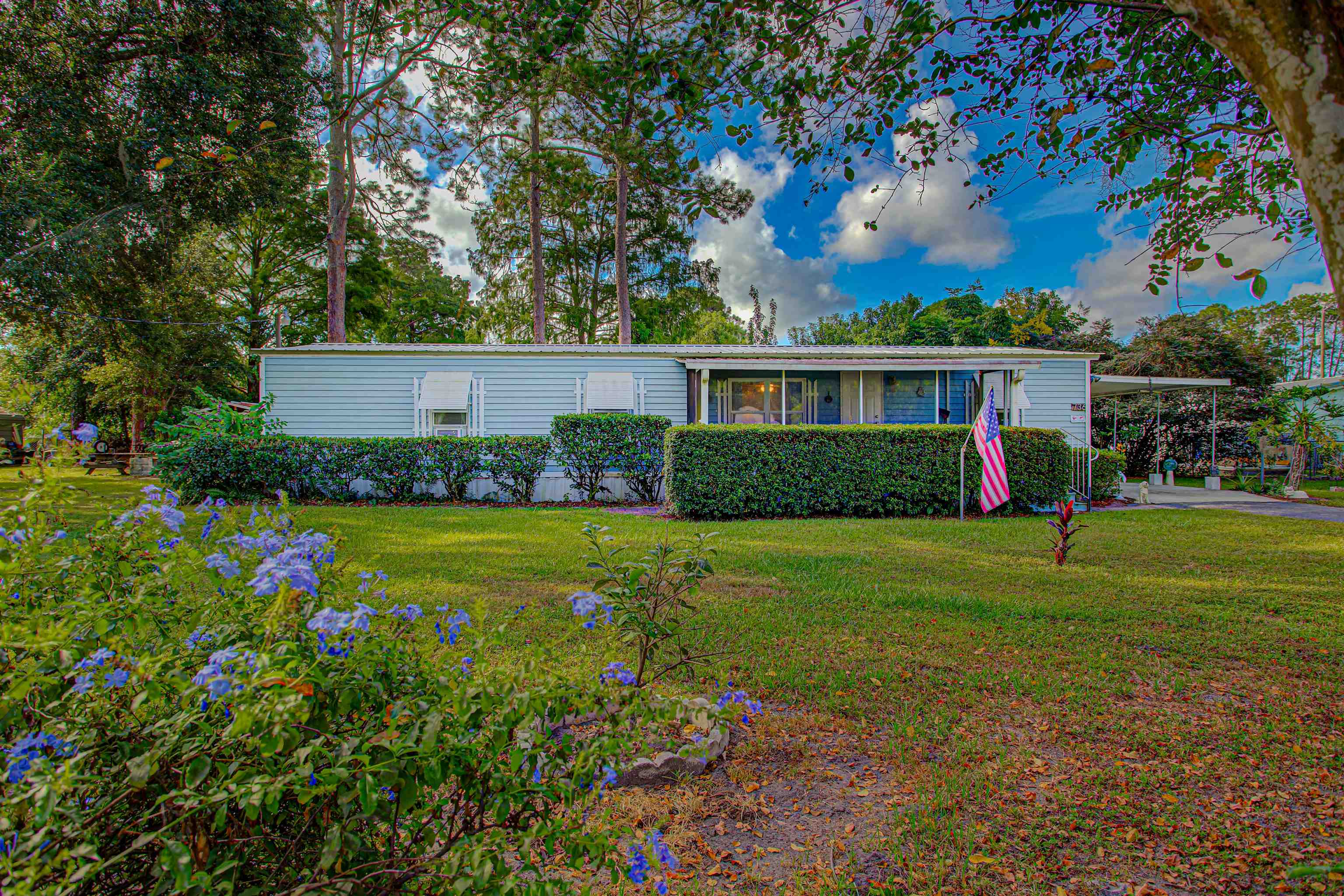 736 San Mateo Rd — photo