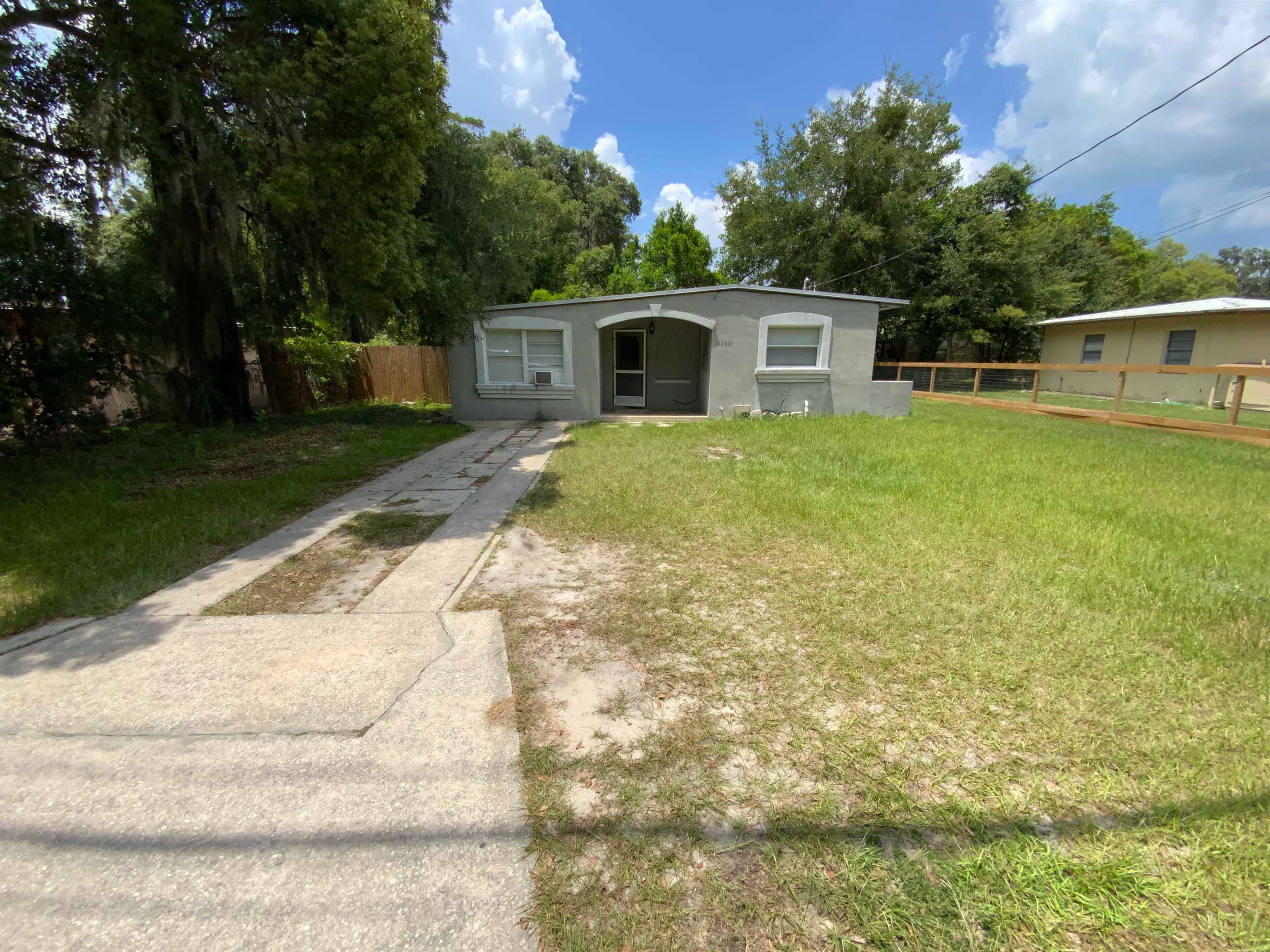 2408 Gillis Street — photo