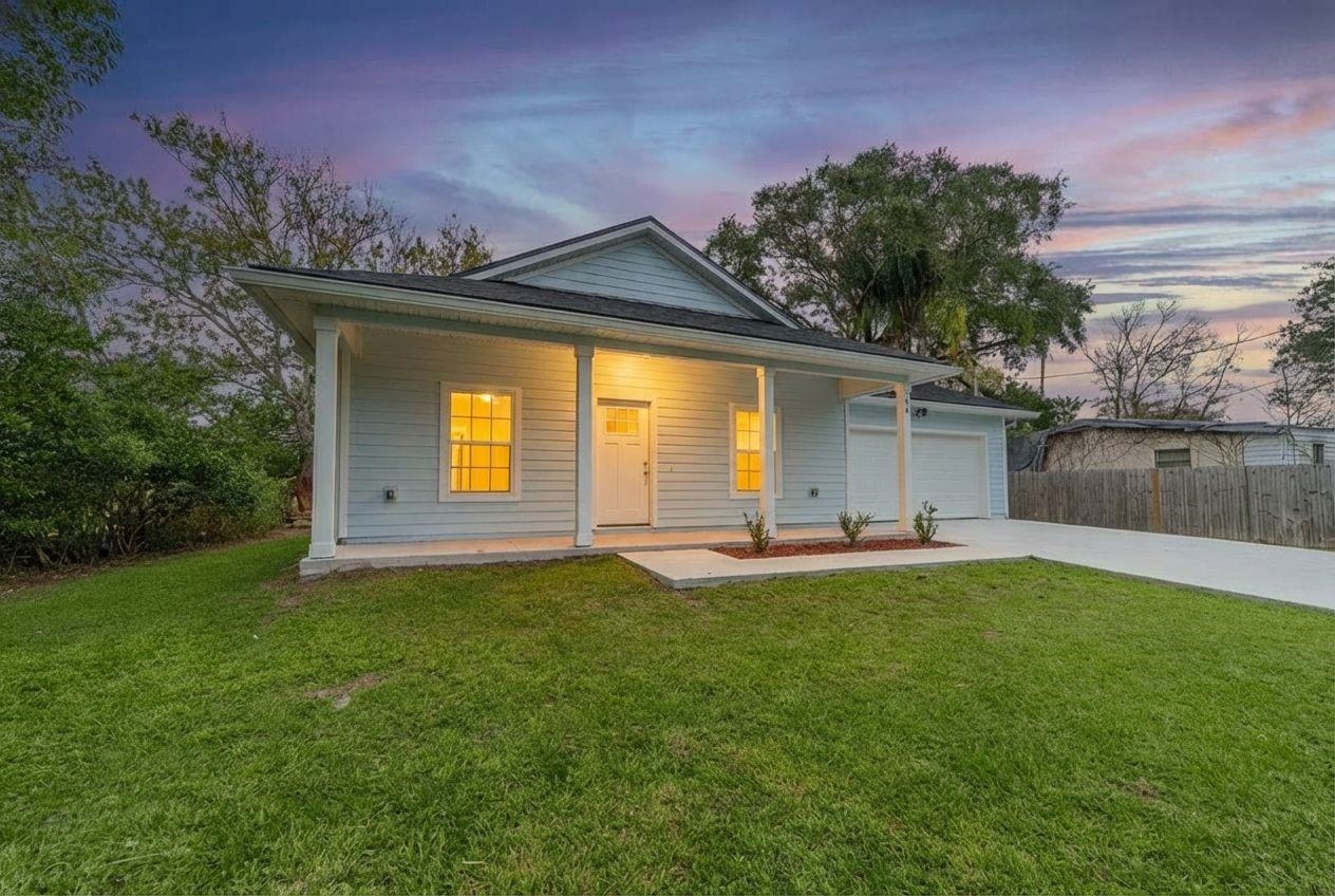 679 Coral Circle — photo