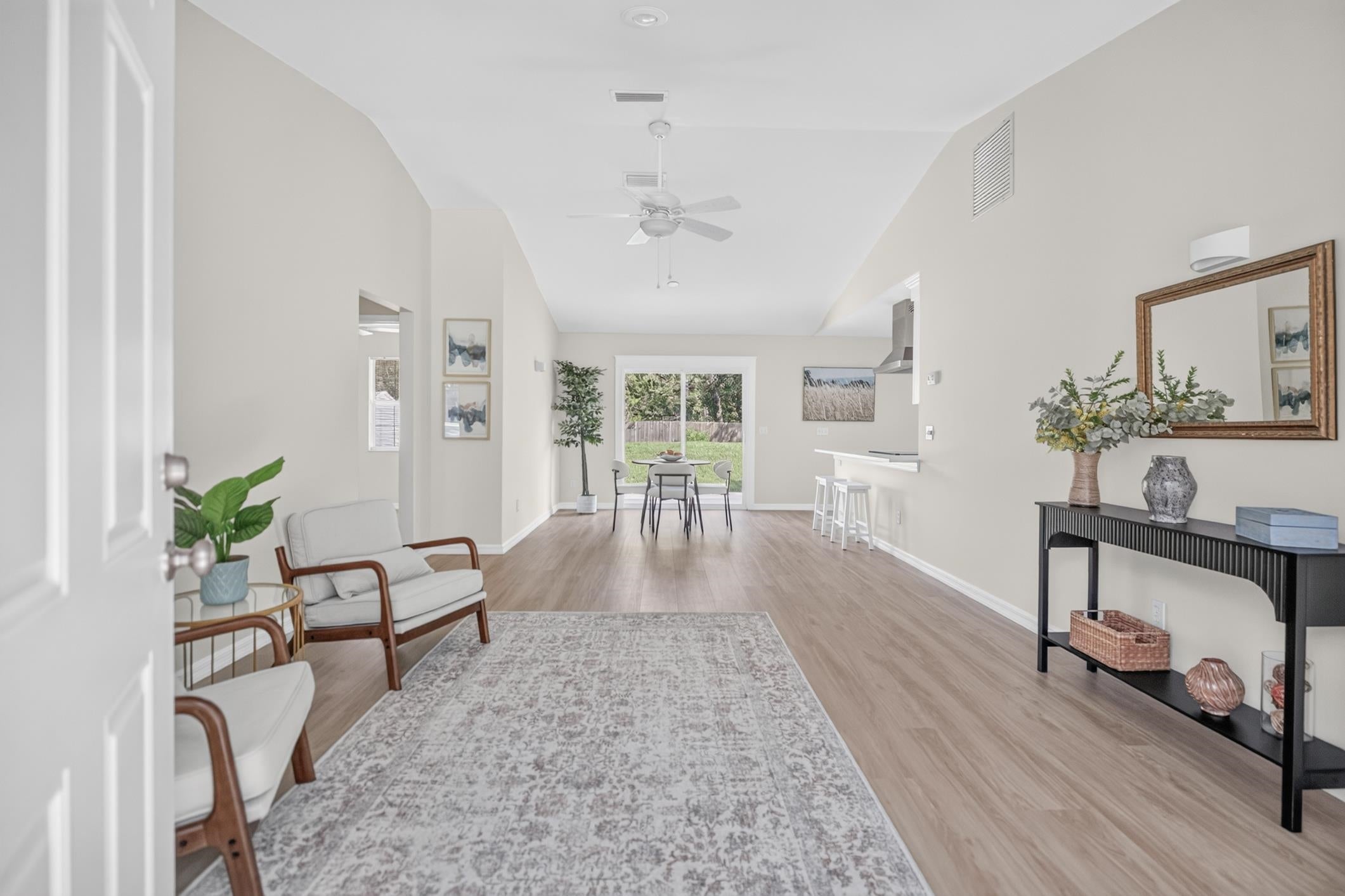 6320 Pine Circle S. — photo