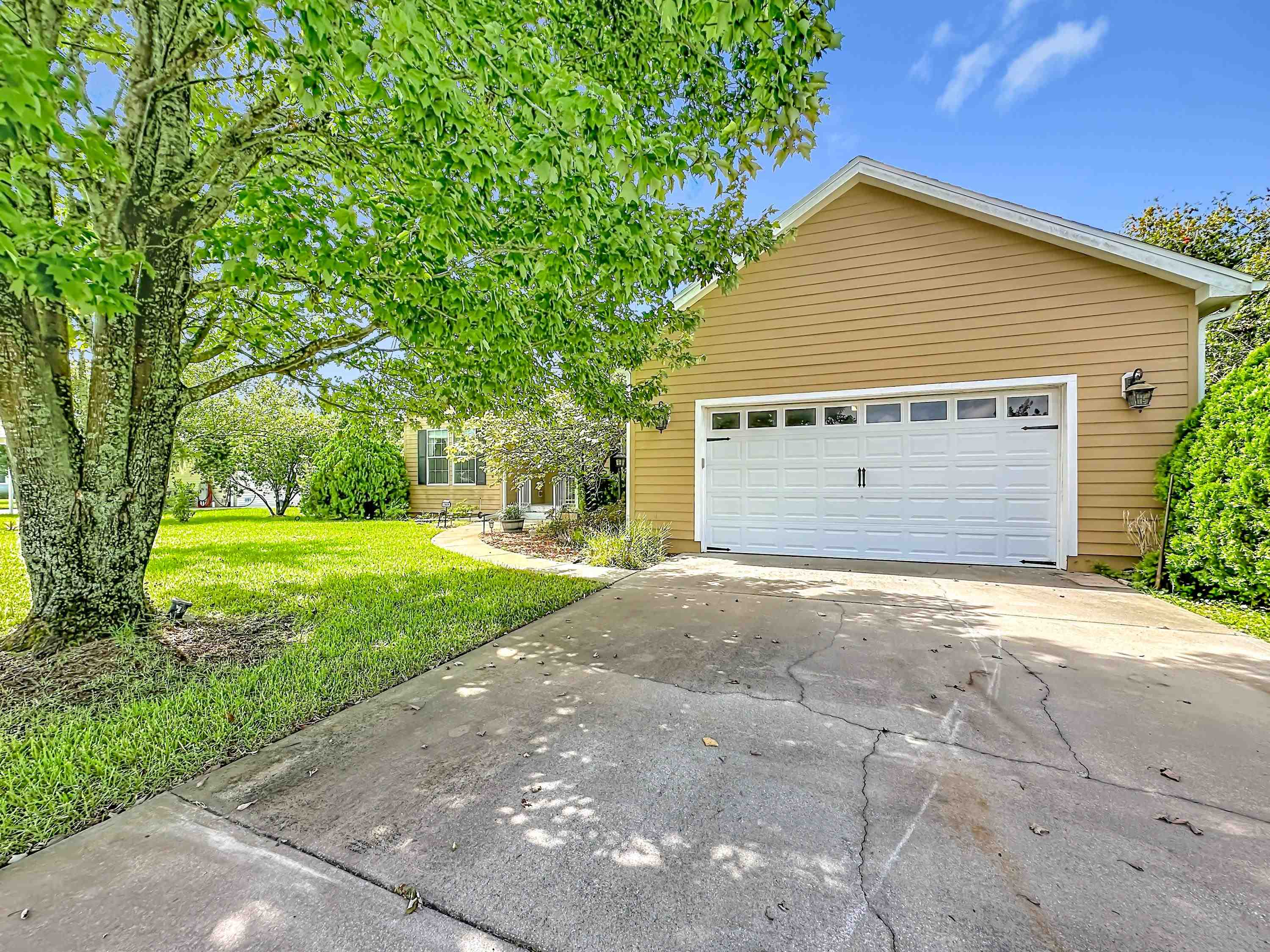 2905 Gray Jay Dr — photo