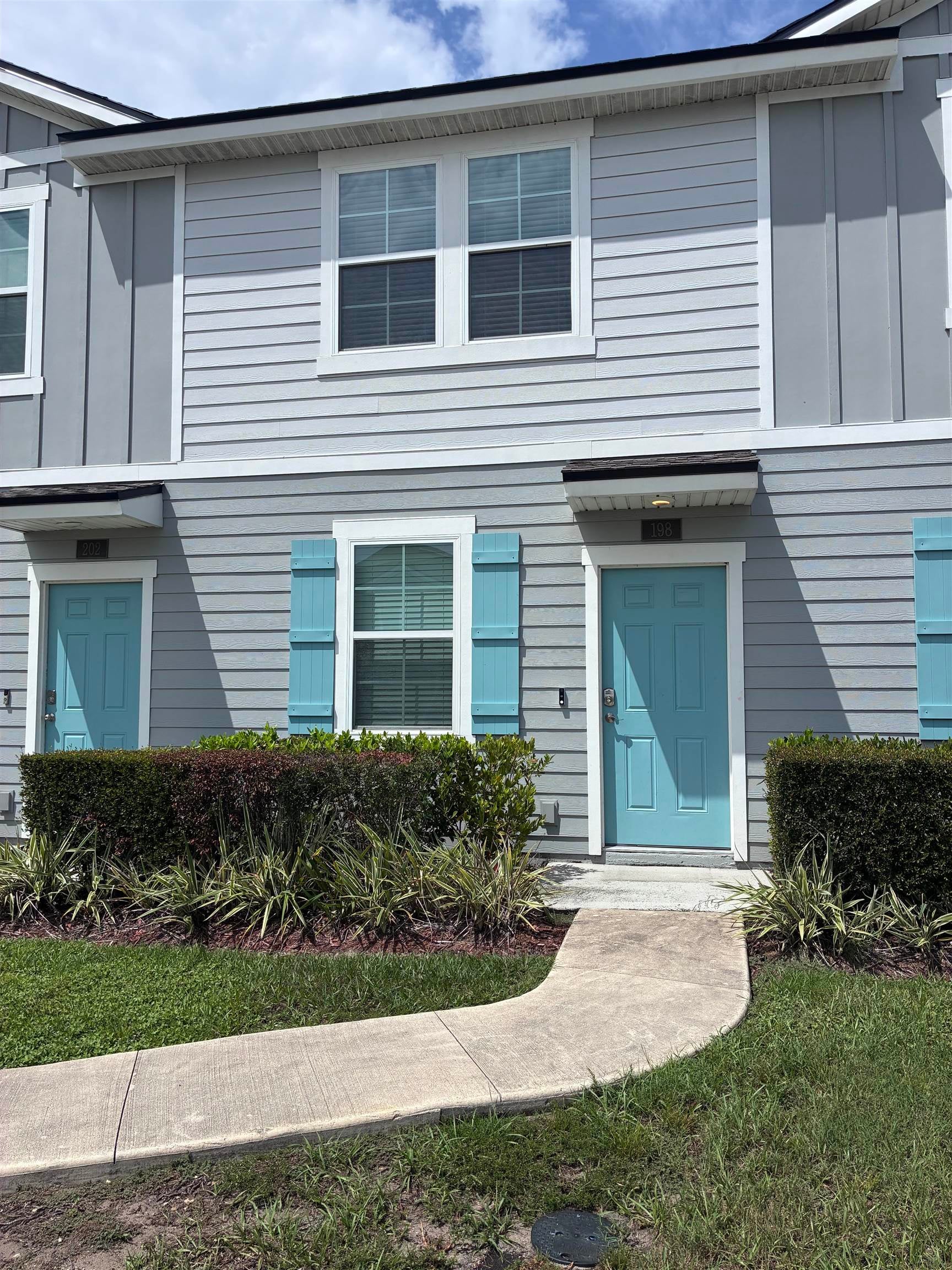 198 Whispering Brook Dr — photo