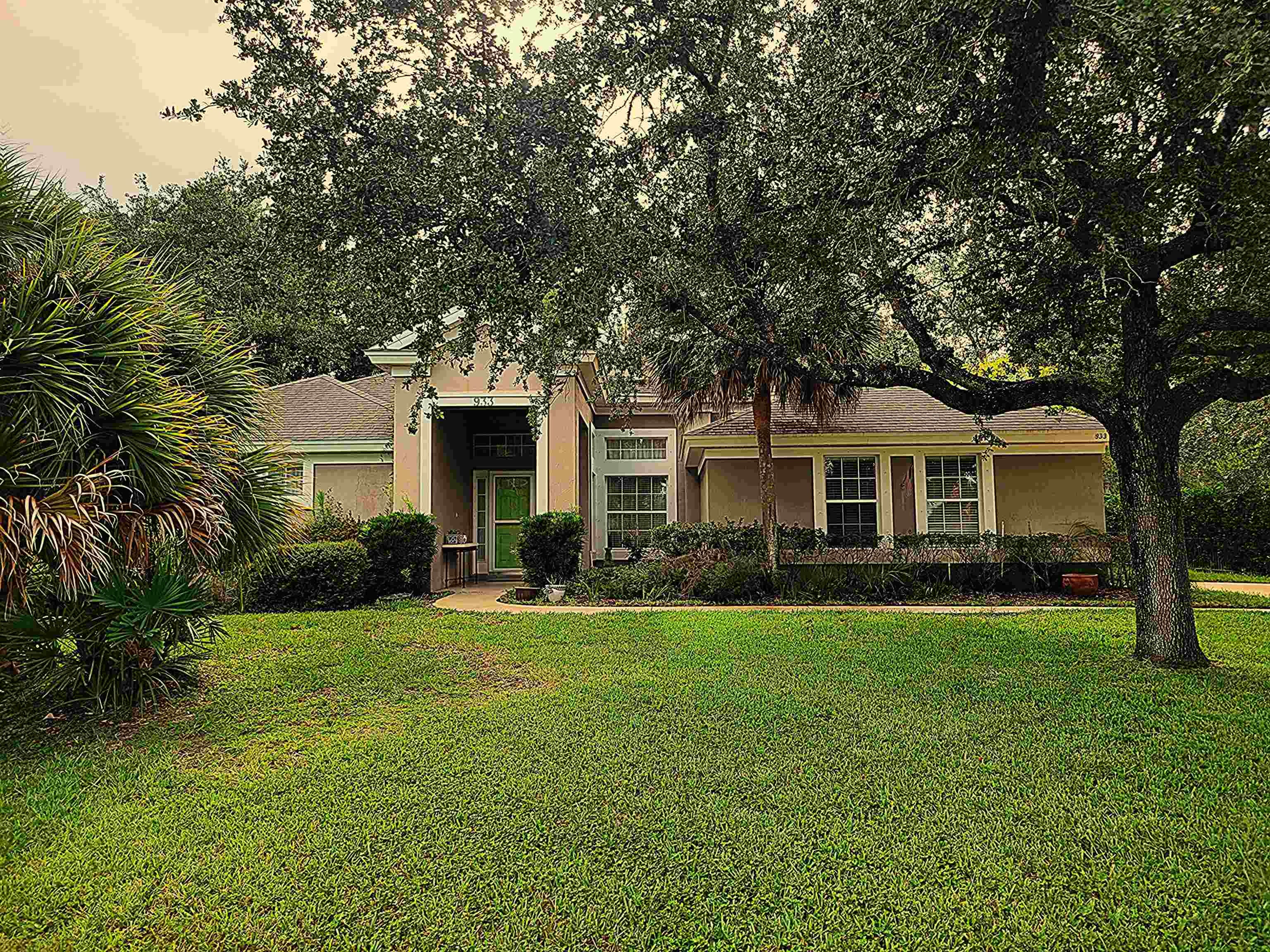 933 Mirror Lake Dr — photo