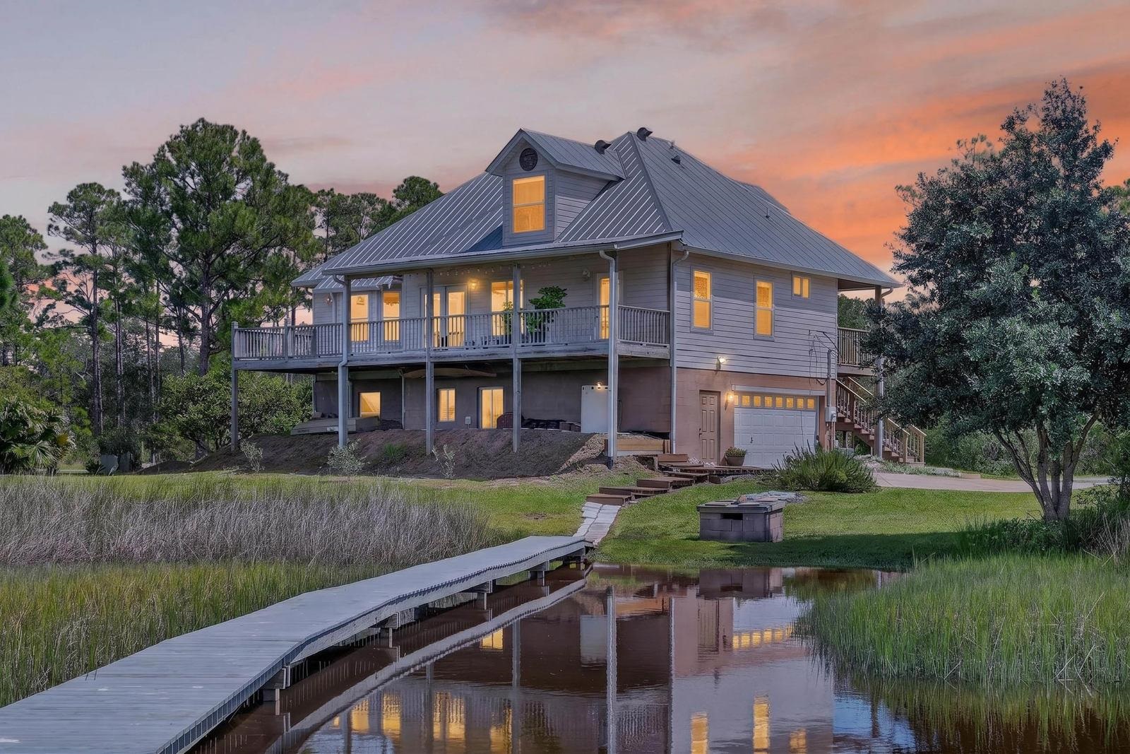 496 Lakeshore Drive — photo