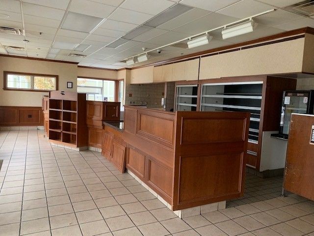 711 Front Street — photo