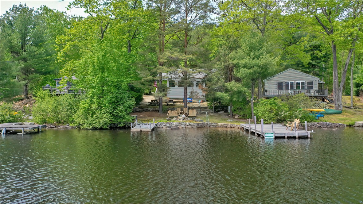 490 Courthouse Lane — photo