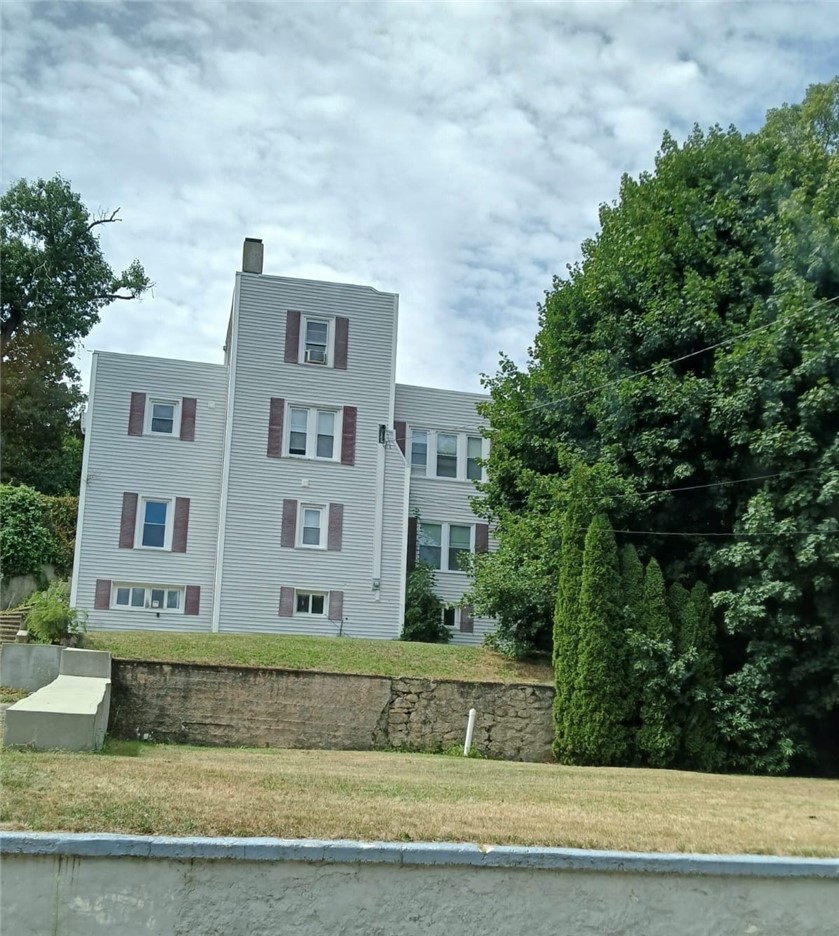 32 Summit Avenue — photo