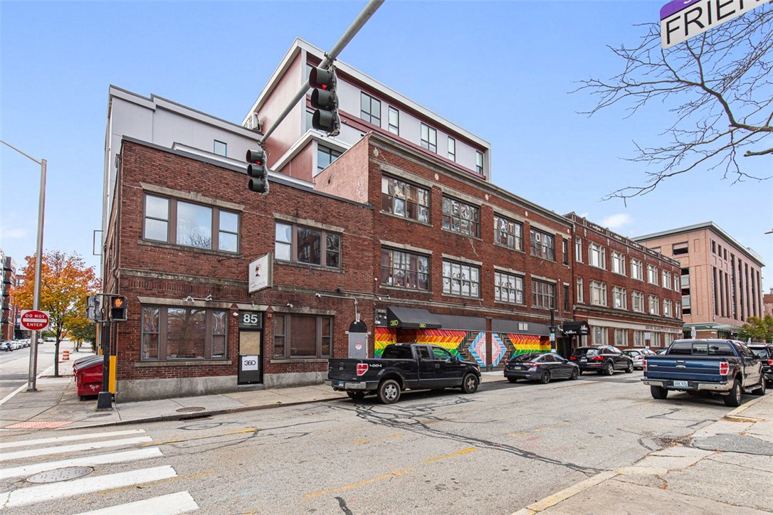 71 Richmond Street — photo