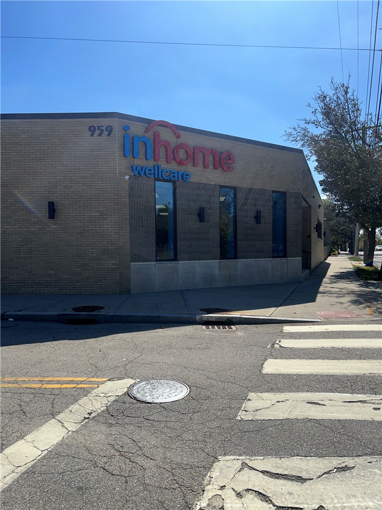 959 N Main Street — photo