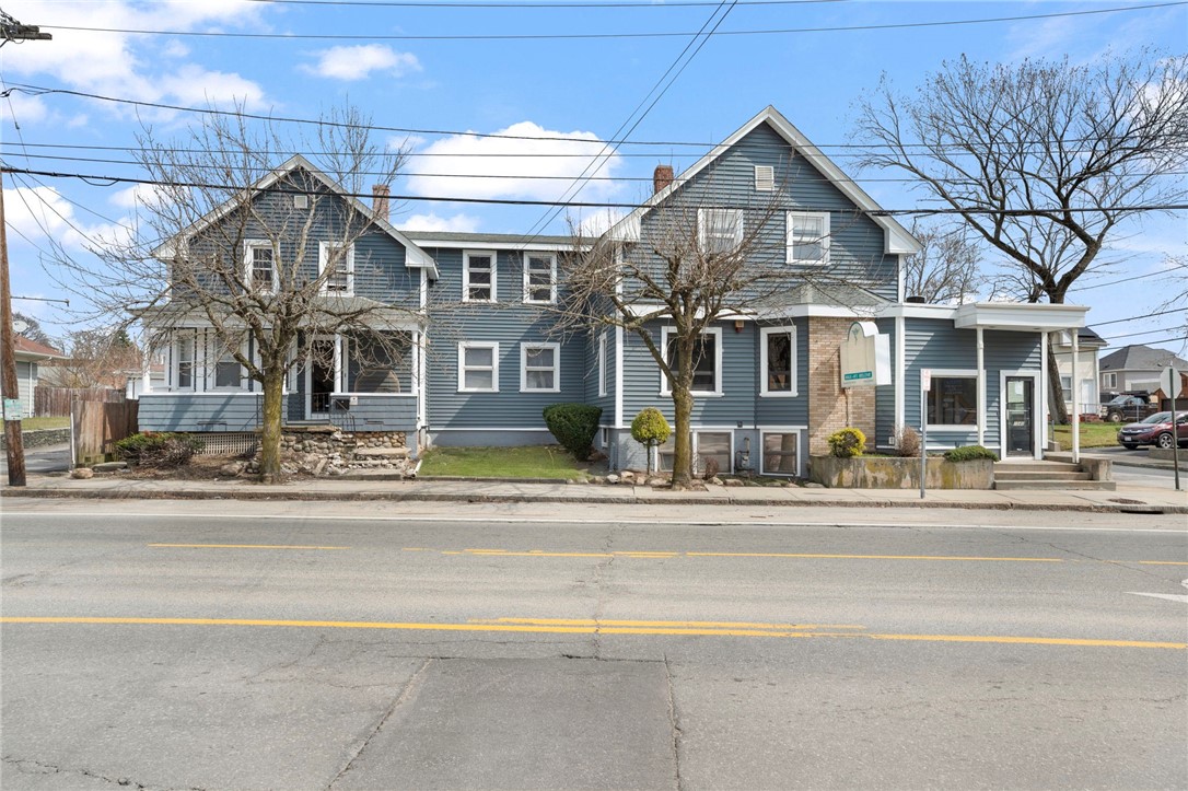 1040 Cranston Street — photo