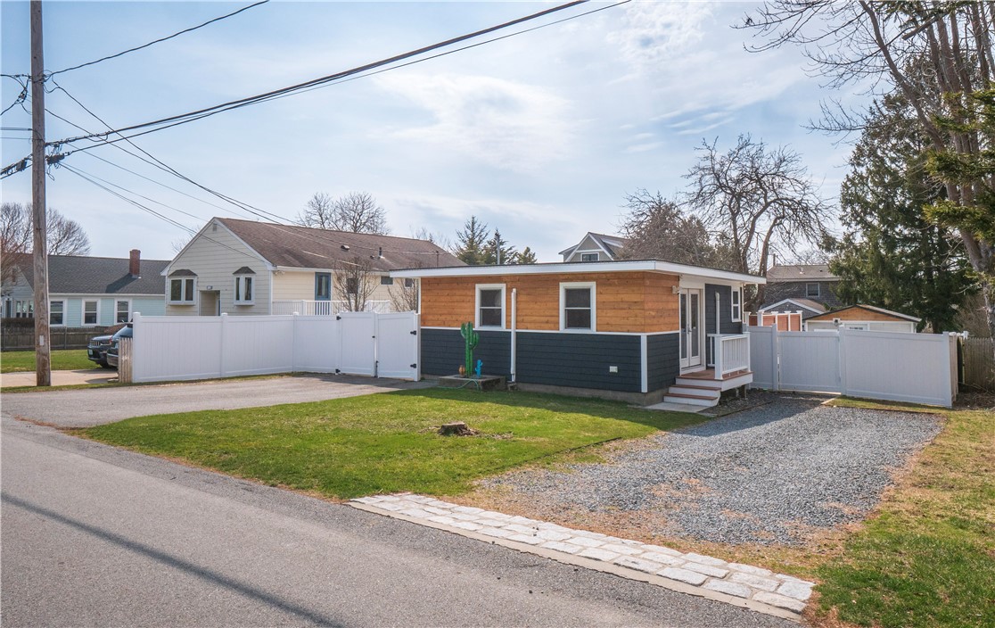 100 Renfrew Avenue — photo