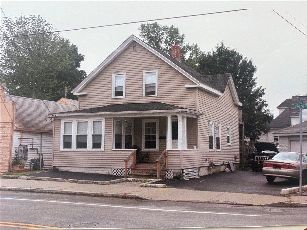 1944 Smith Street — photo