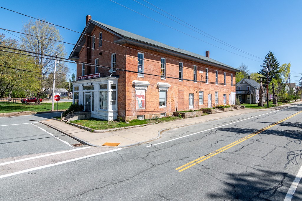 1081 Main Street — photo