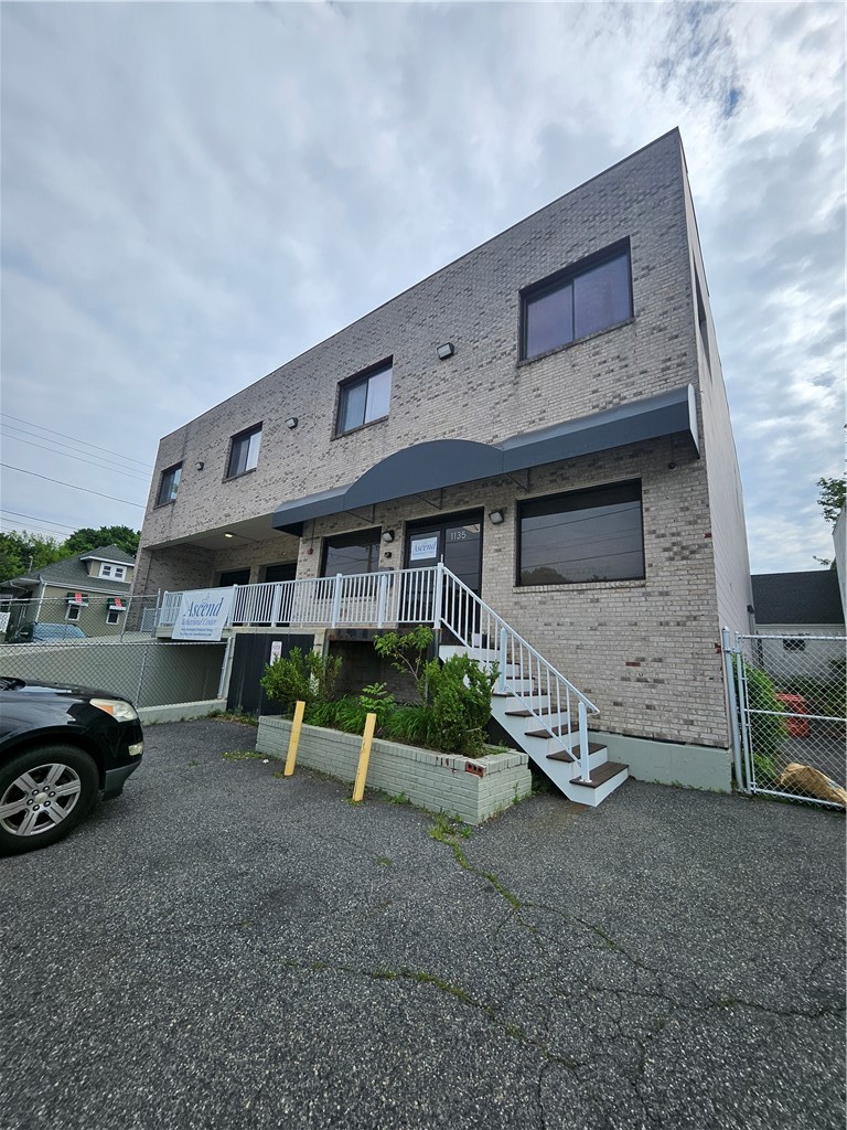 1135 Charles Street — photo